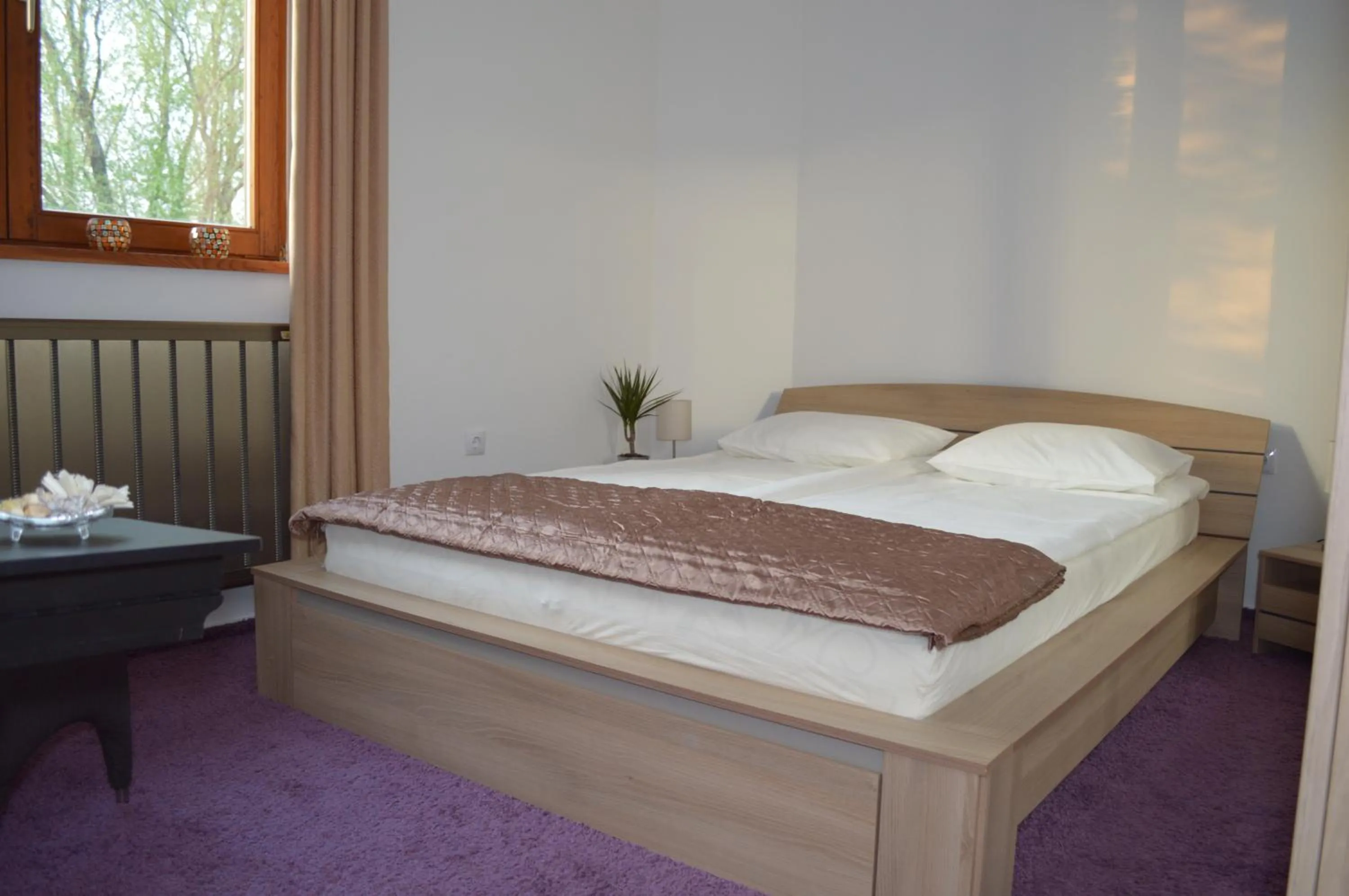Bedroom, Bed in Villa - ZMRD