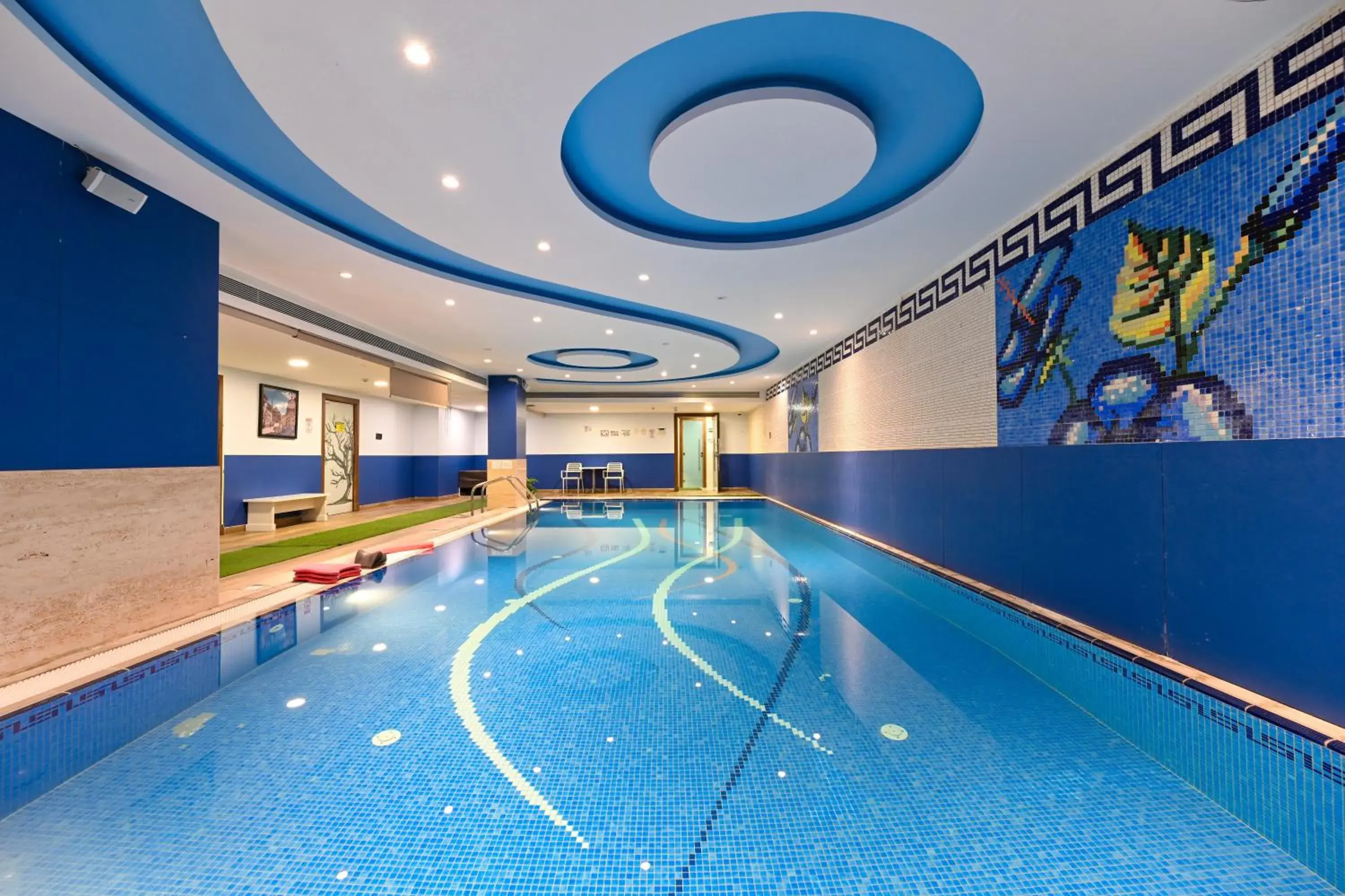 Hot Tub in Al Mansour Suites Hotel Hot Tub in Al Mansour Suites Hotel