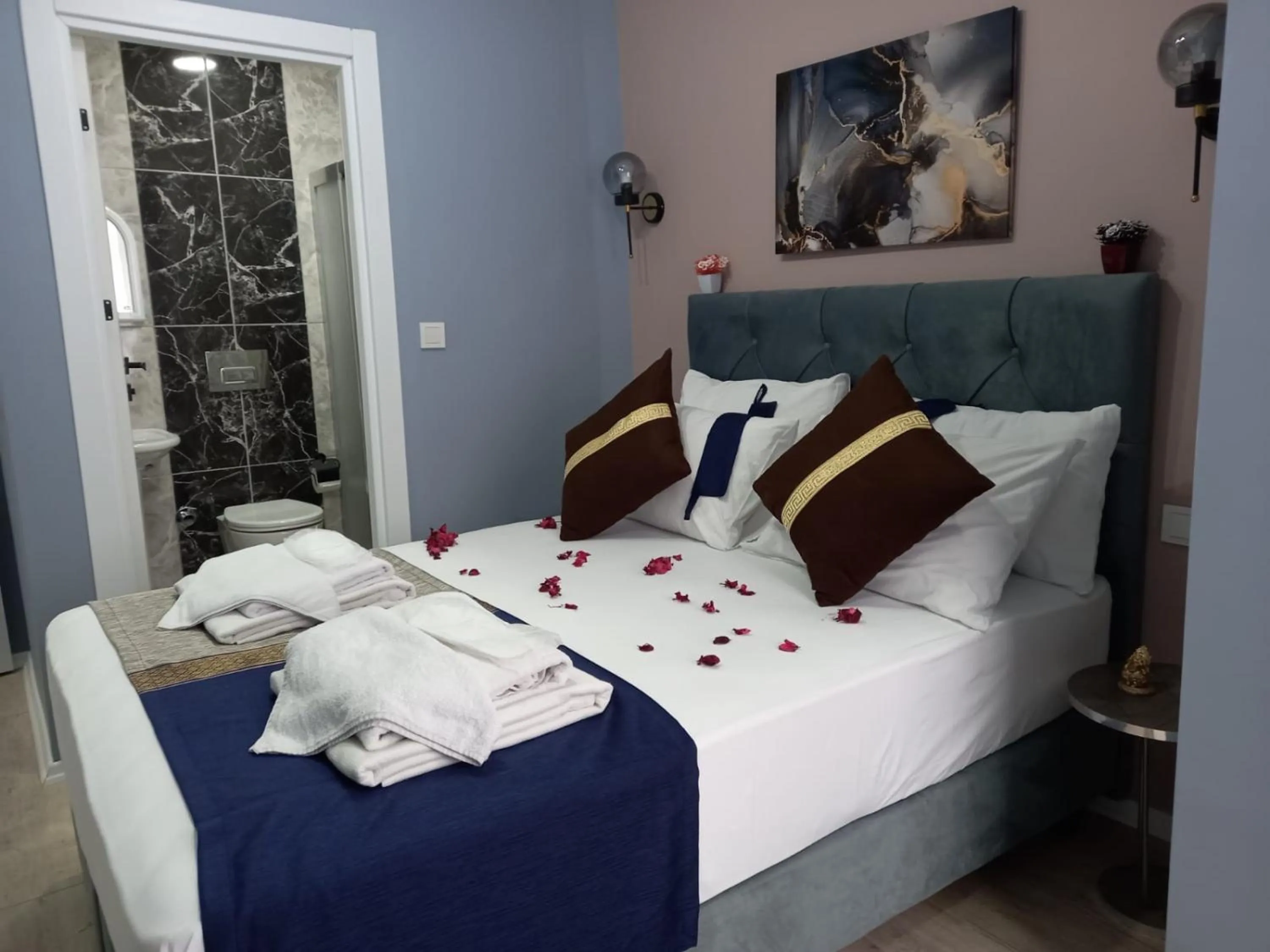 Bed in Emirhan Inn Hotel, Sultanahmet