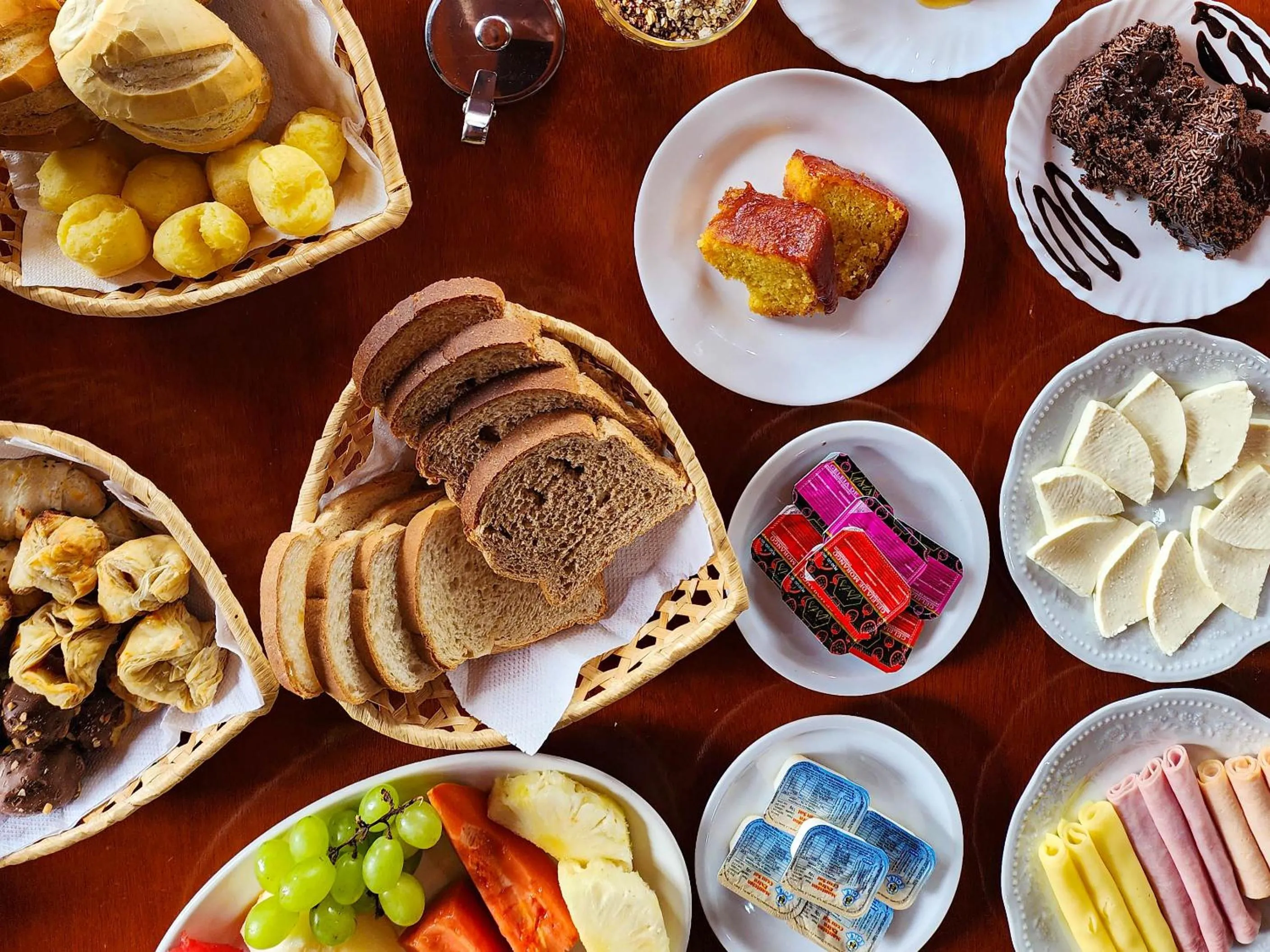 Breakfast in Pousada Araucária Village