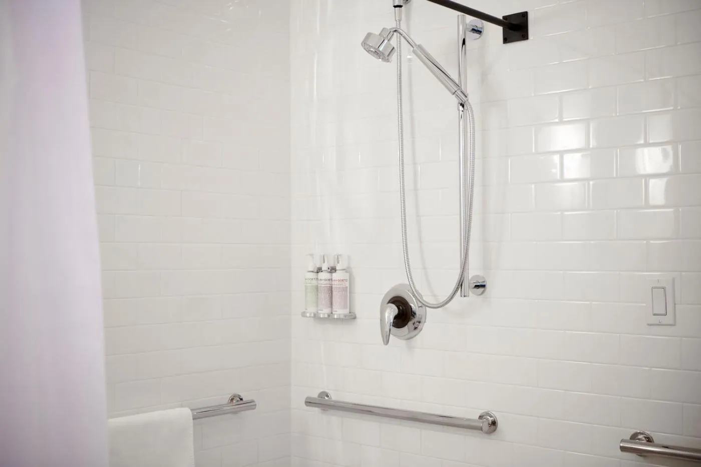 Shower in Hotel San Jose