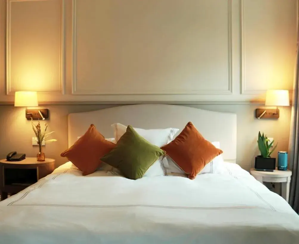 Bedroom, Bed in The Lansdowne Kenmare Bedroom, Bed in The Lansdowne Kenmare