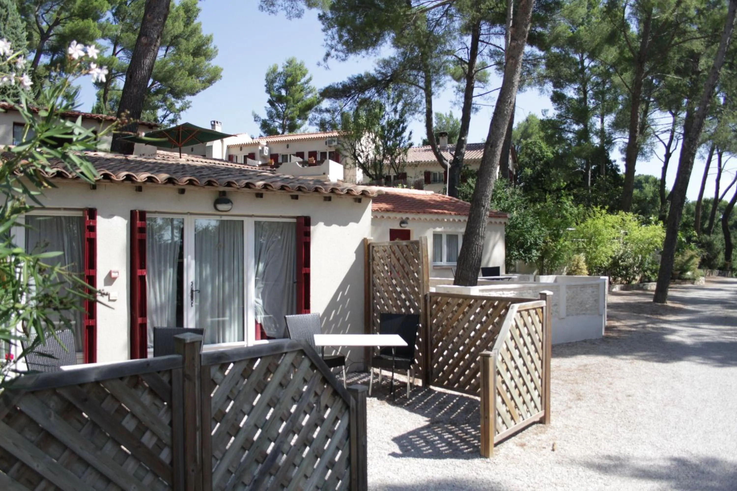 Facade/entrance in Hôtel Le Mas des Ecureuils