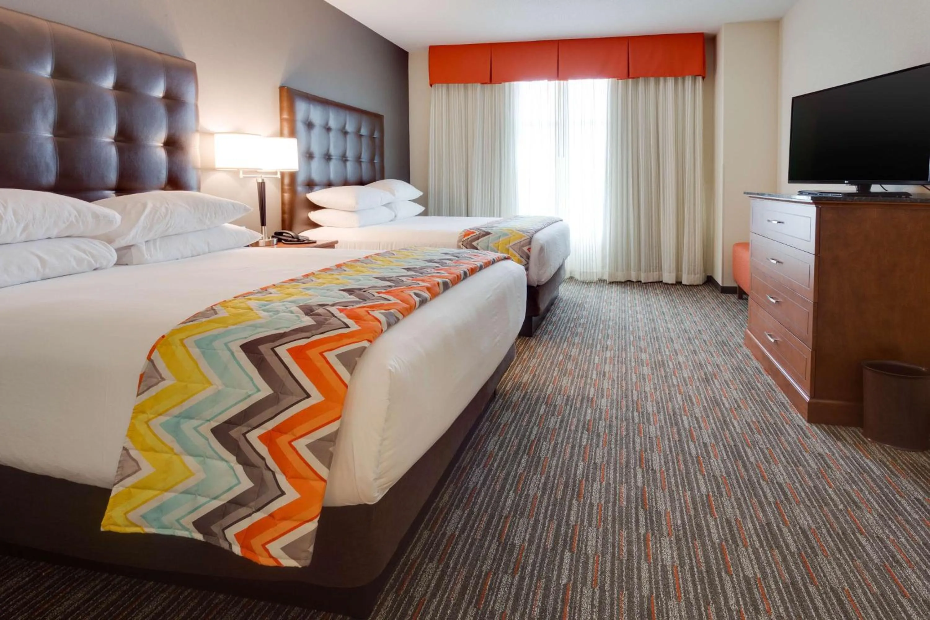 Photo of the whole room, Bed in Drury Inn & Suites Fort Myers Airport FGCU