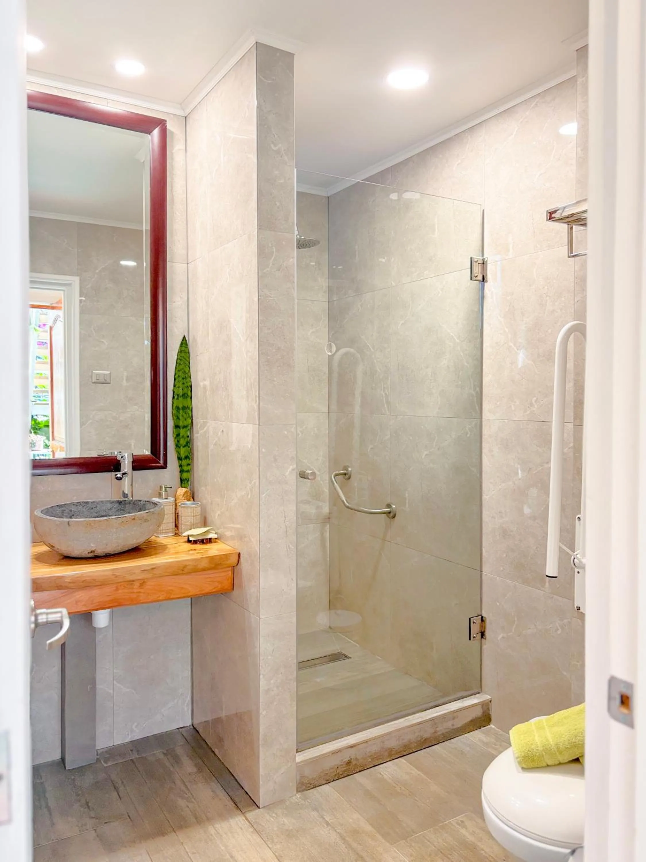 Shower in Hare Nua Hotel Boutique