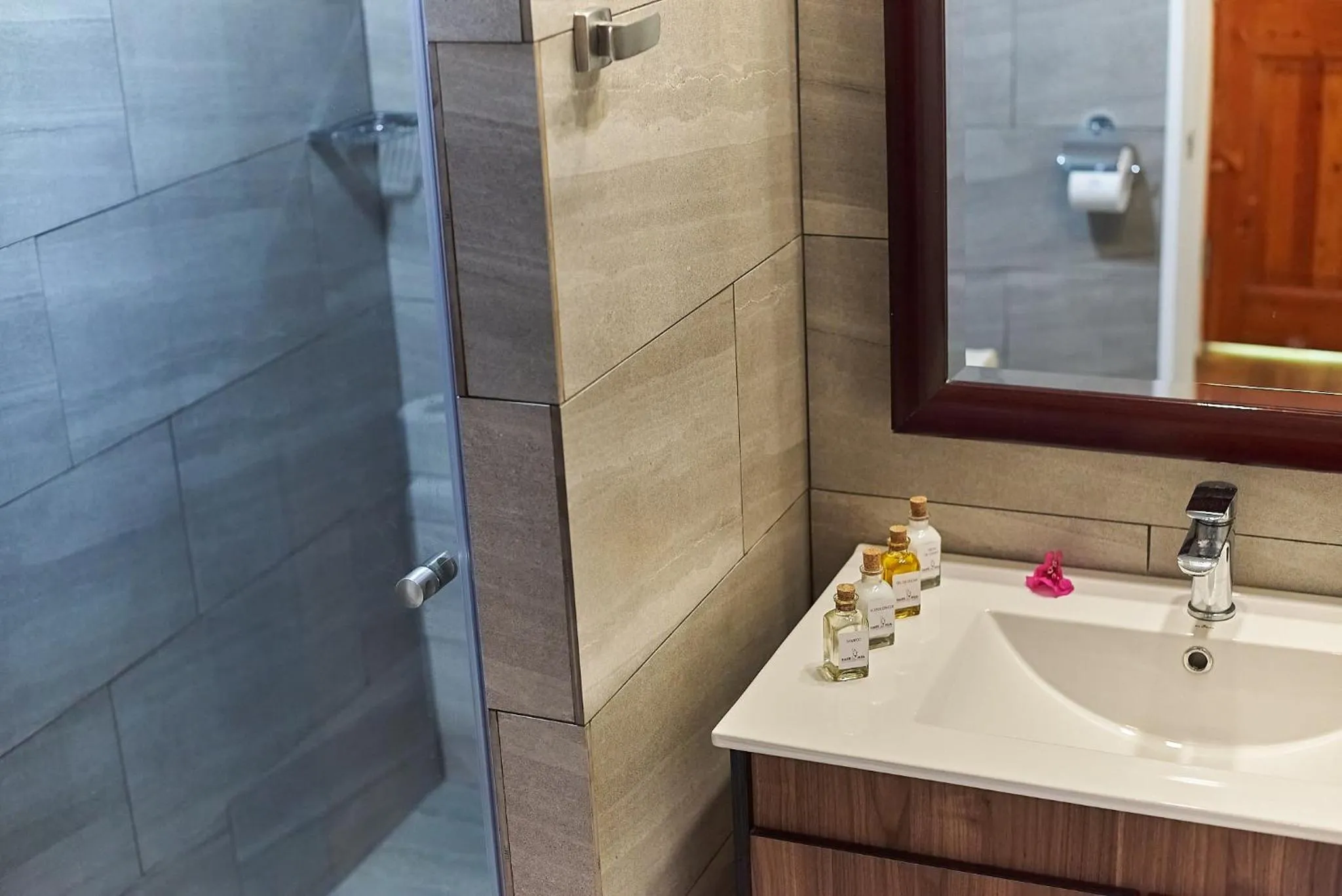 Shower in Hare Nua Hotel Boutique