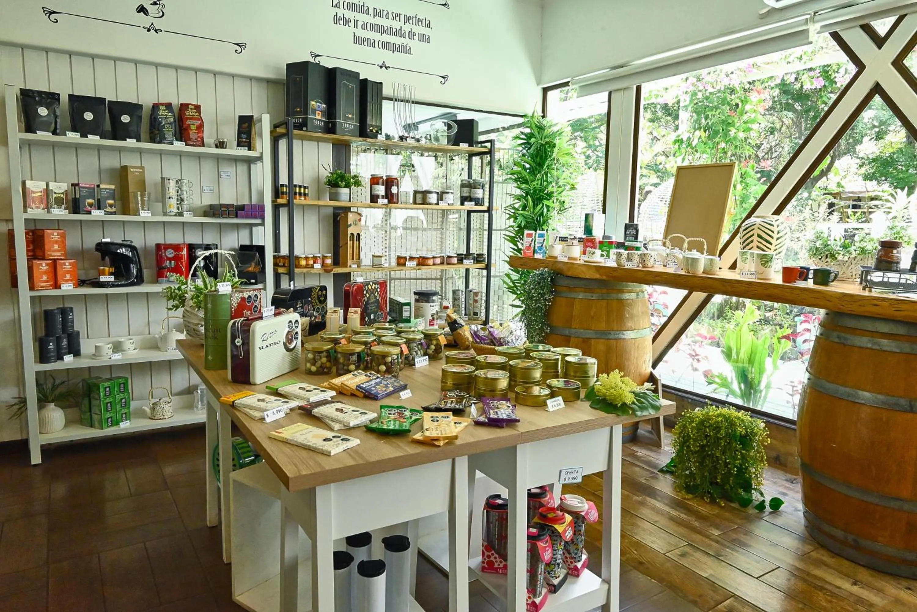 On-site shops in Hare Nua Hotel Boutique