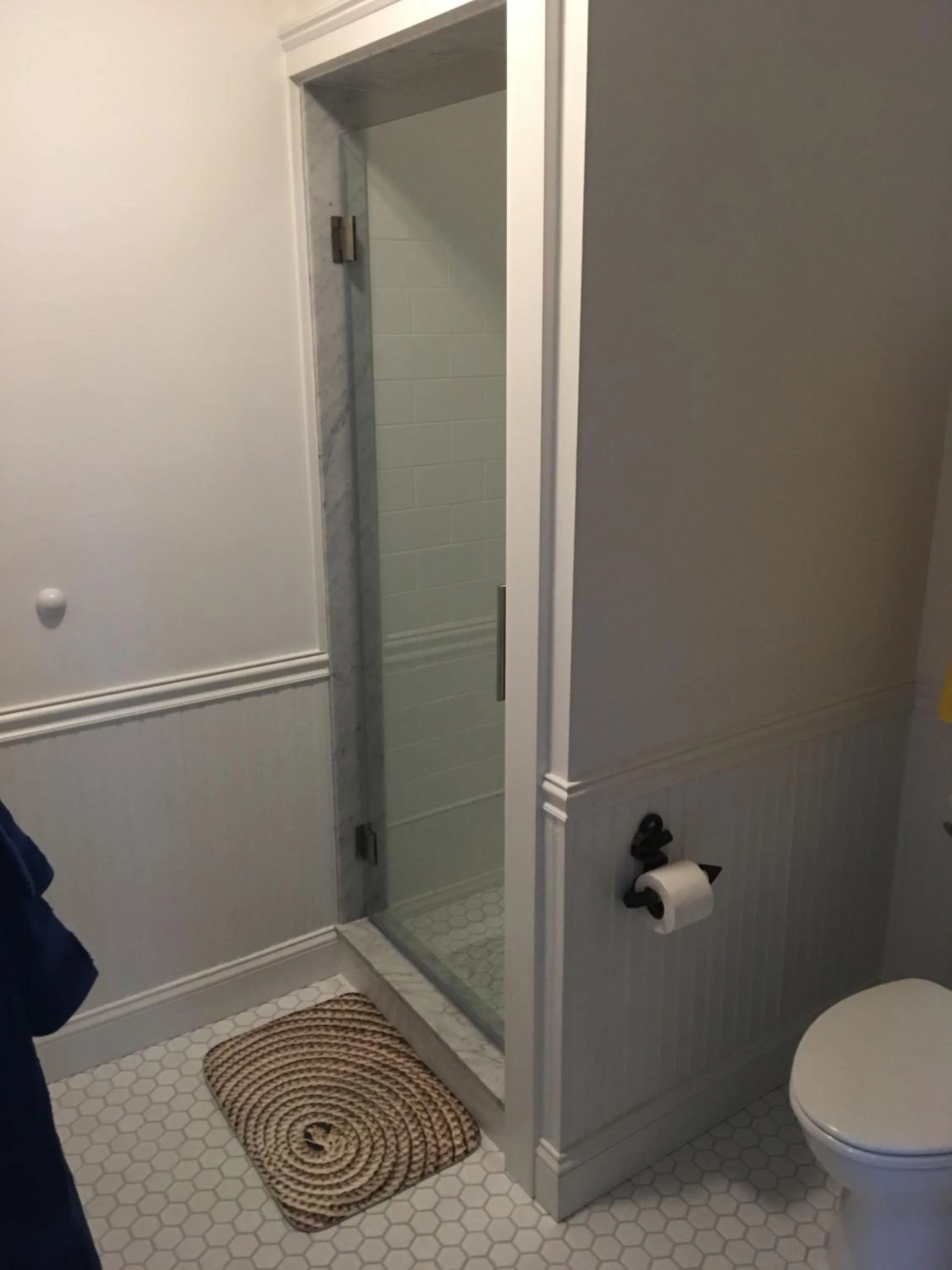 Shower in Irish American INN