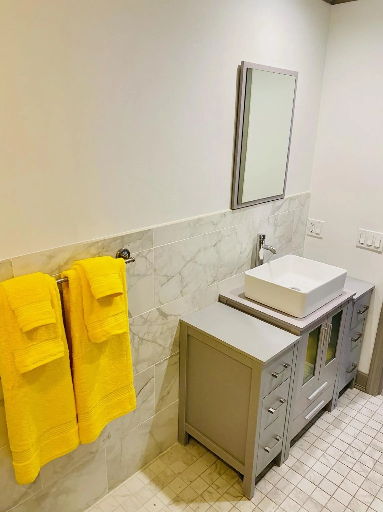 Bathroom in Irish American INN