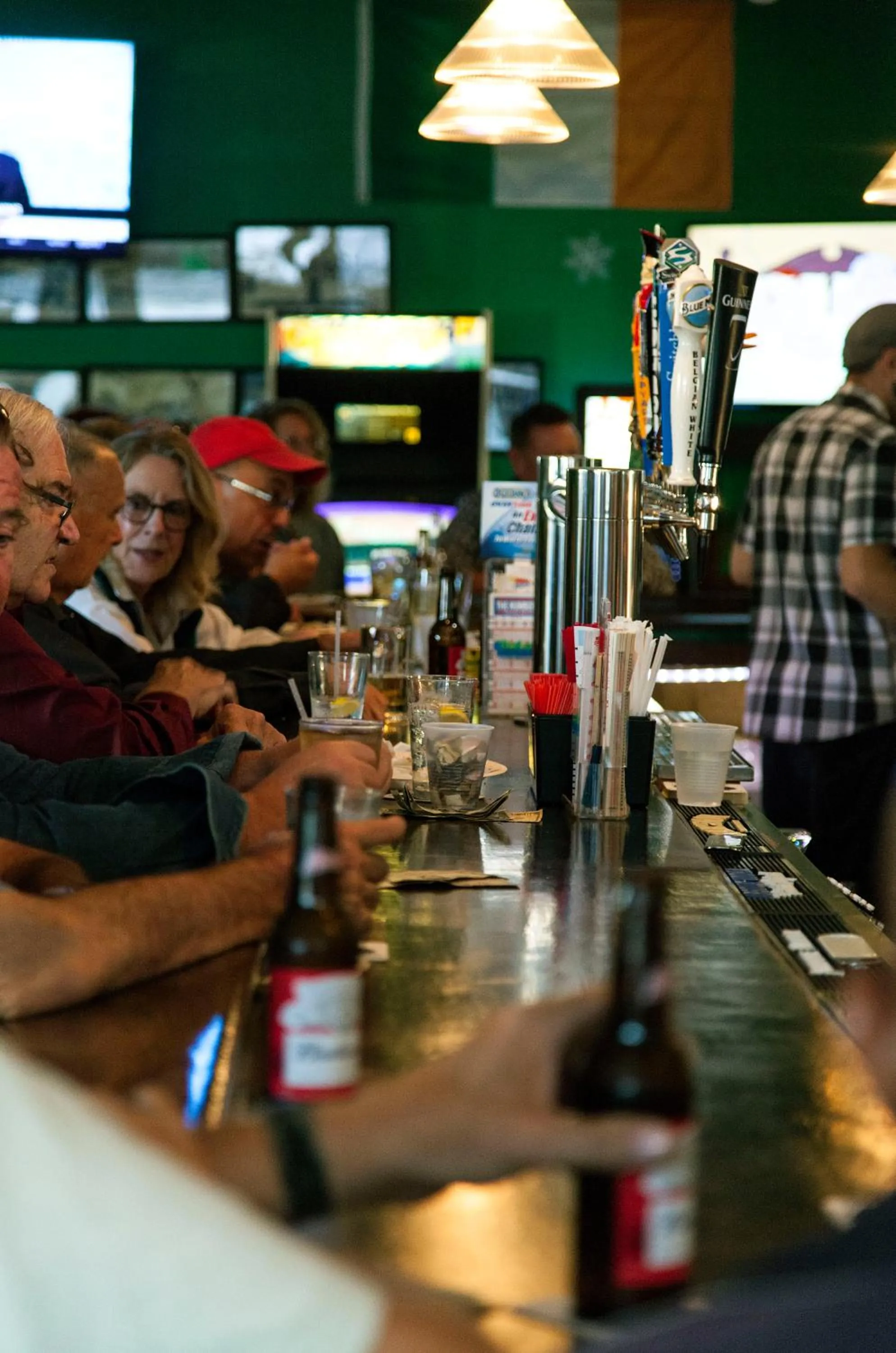 Lounge or bar in Irish American INN