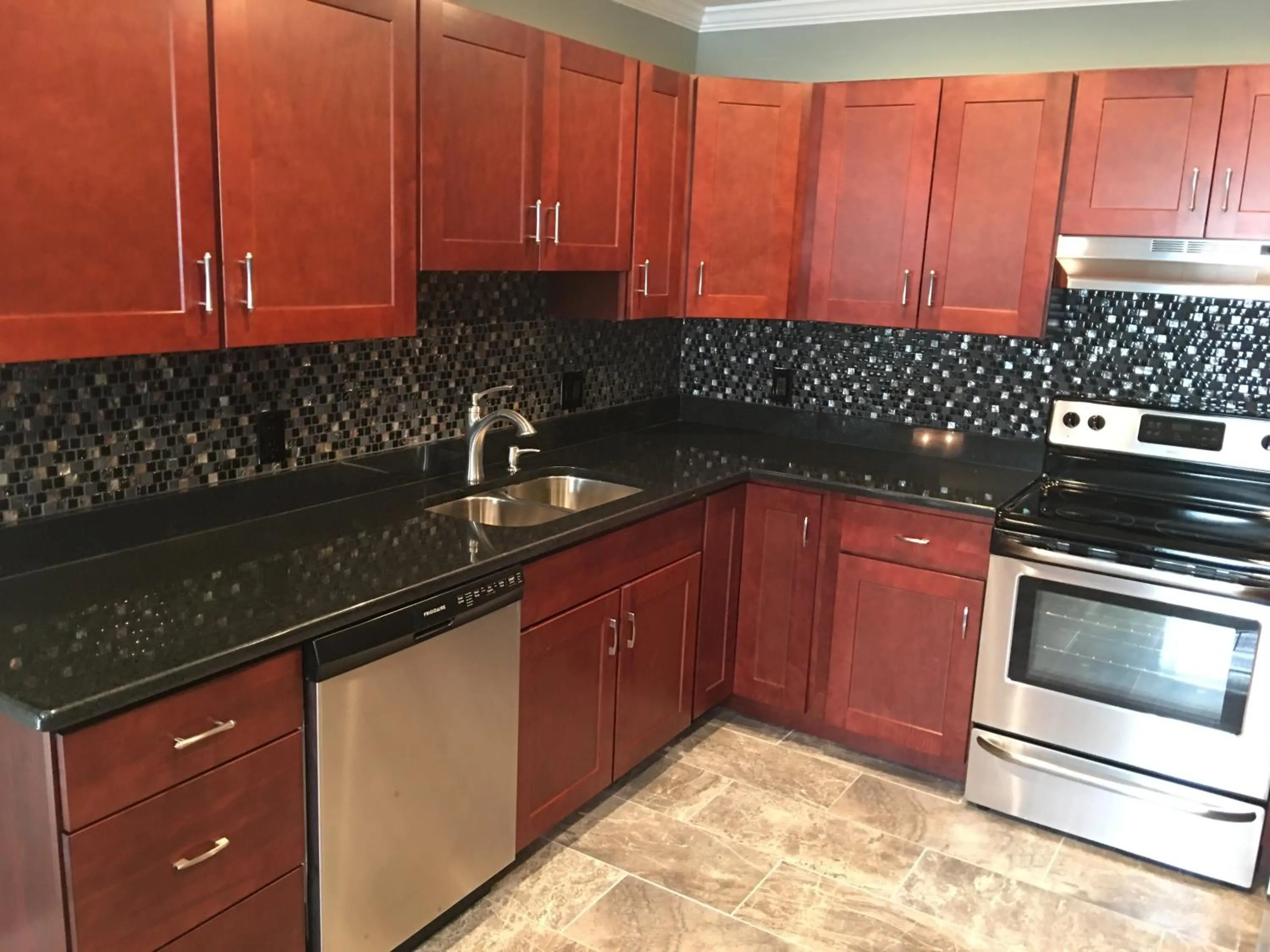 Kitchen or kitchenette in Irish American INN