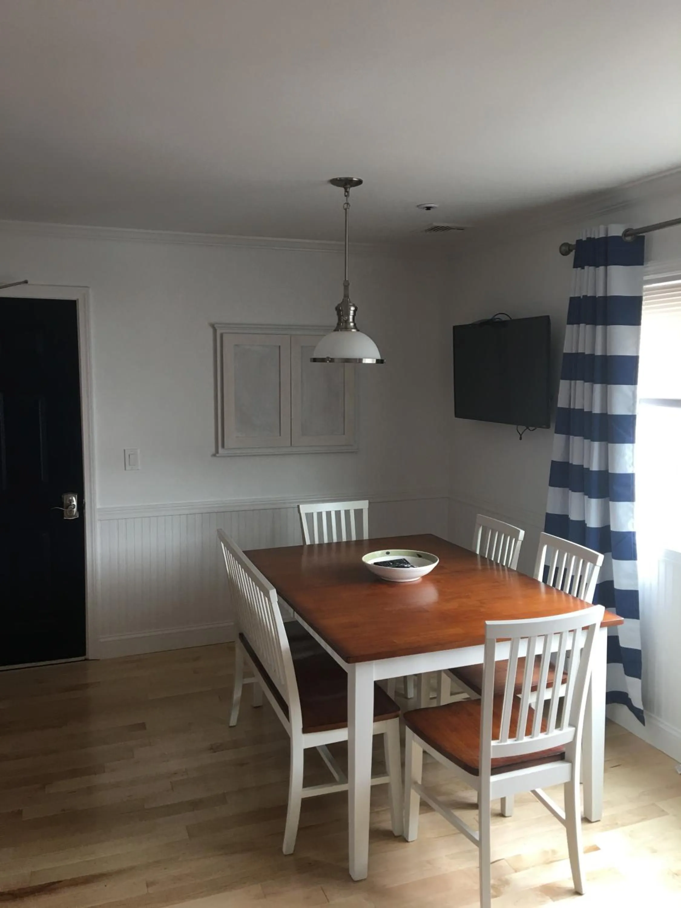 Kitchen or kitchenette in Irish American INN