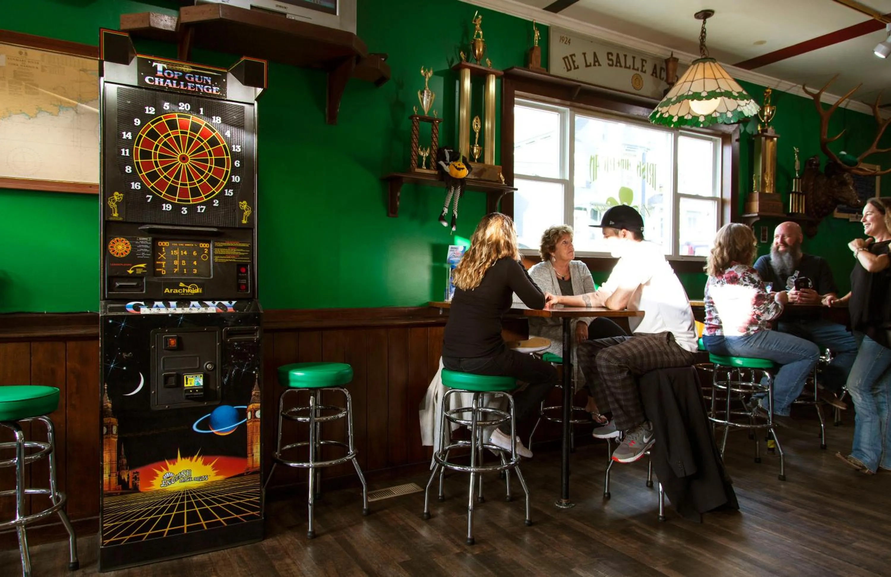 Lounge or bar in Irish American INN