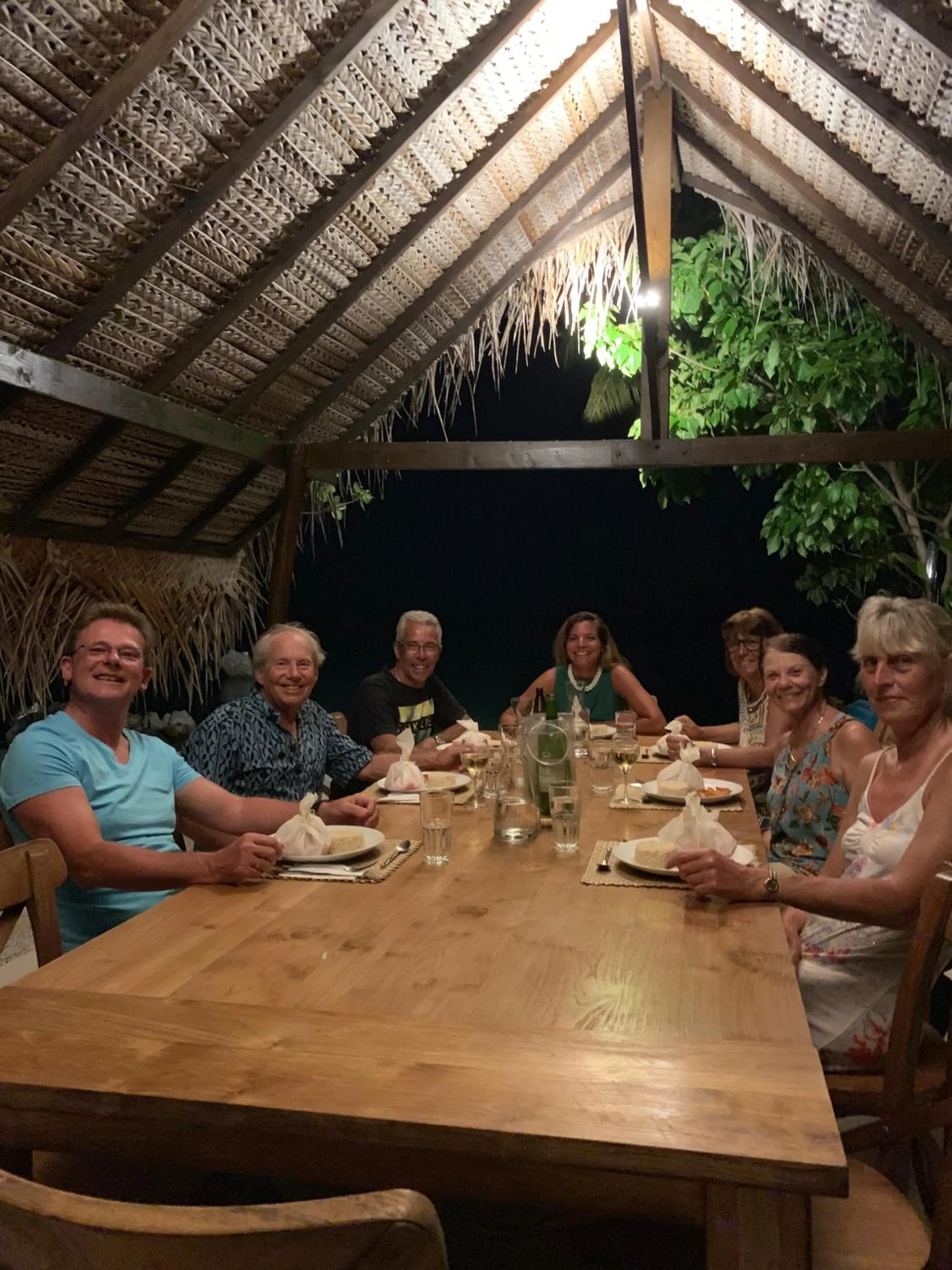 Restaurant/places to eat in Le Coconut Lodge