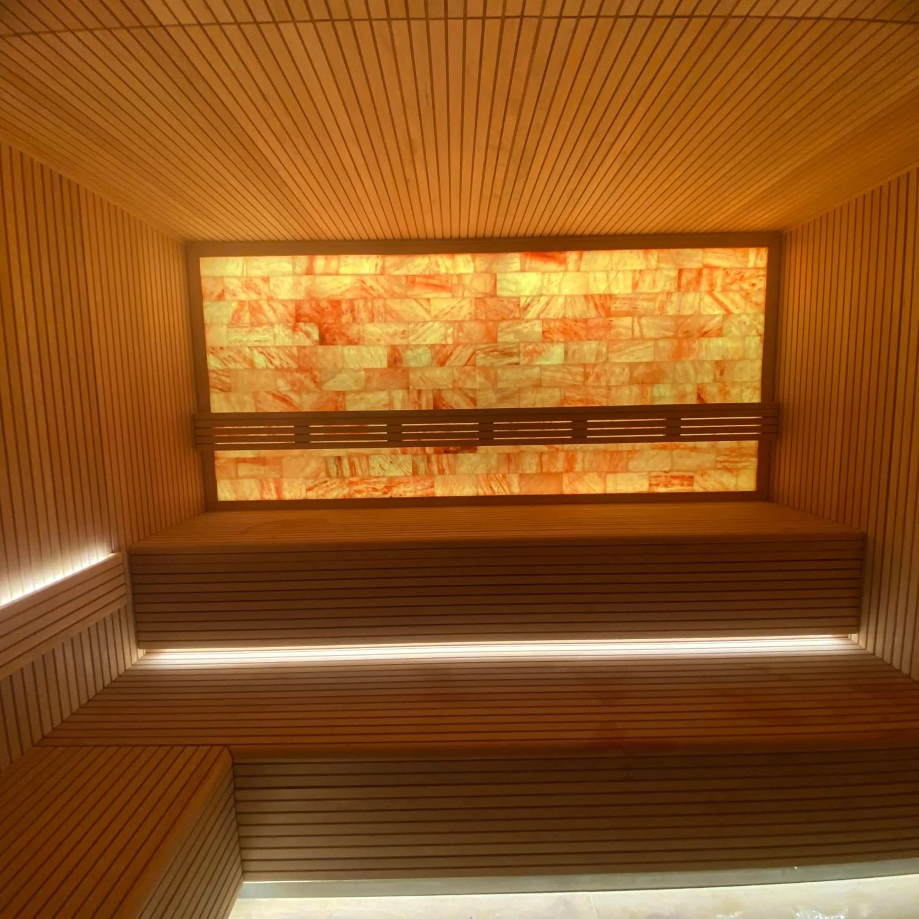 Sauna in Hôtel Aux Vieux Remparts, The Originals Relais