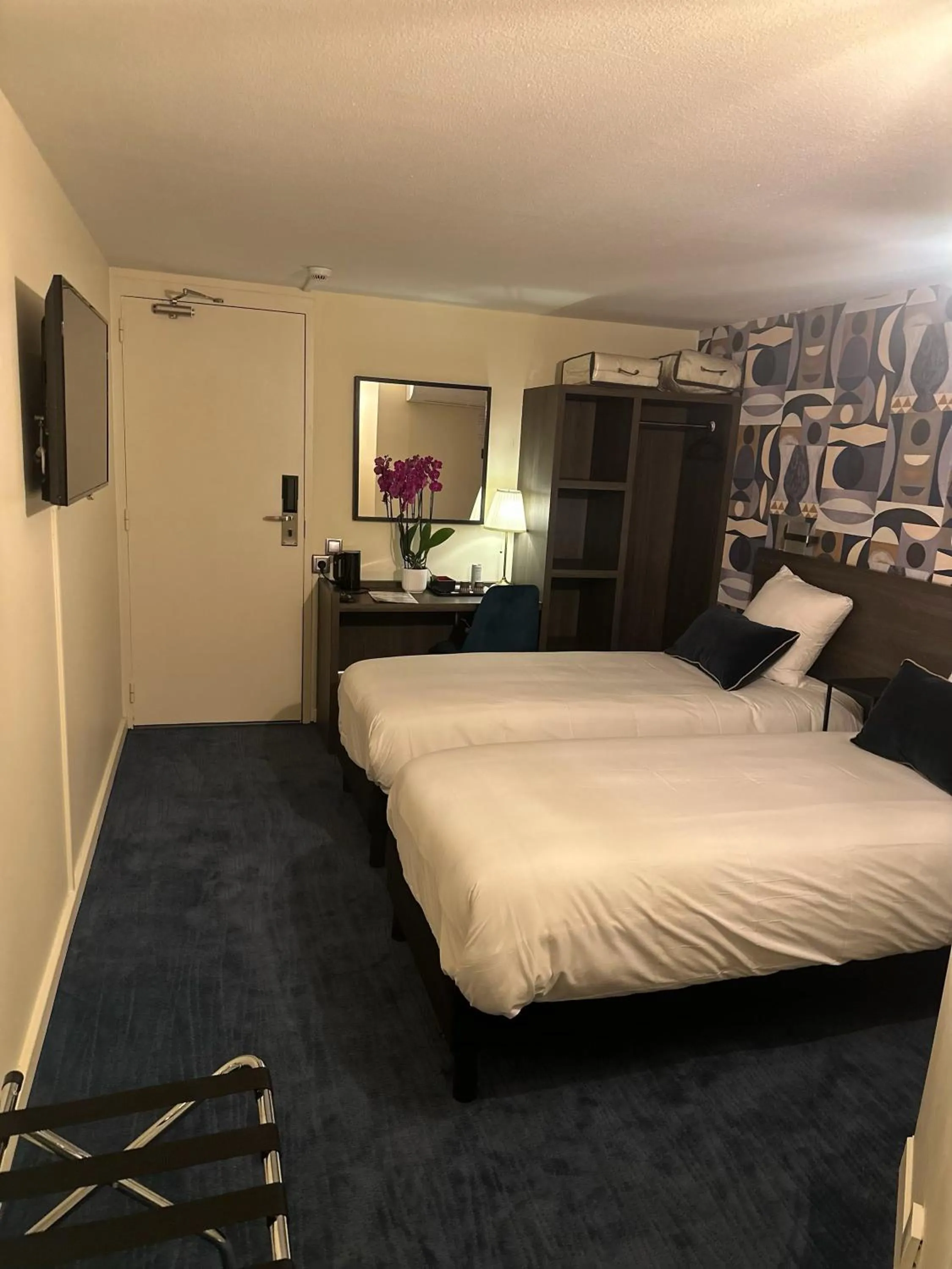 Bed in Hotel Acadie Orly Morangis