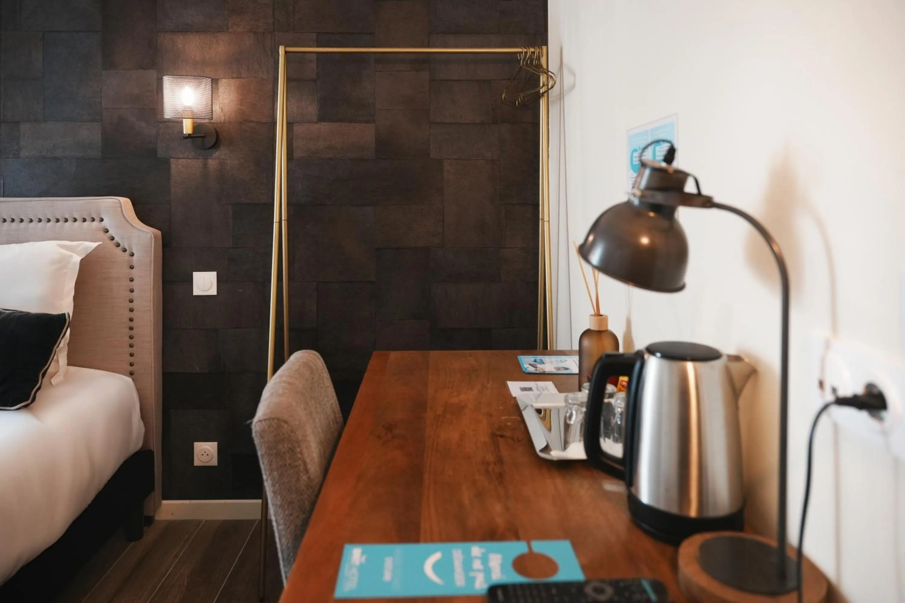 Bedroom in Brit Hotel Confort Orly Morangis