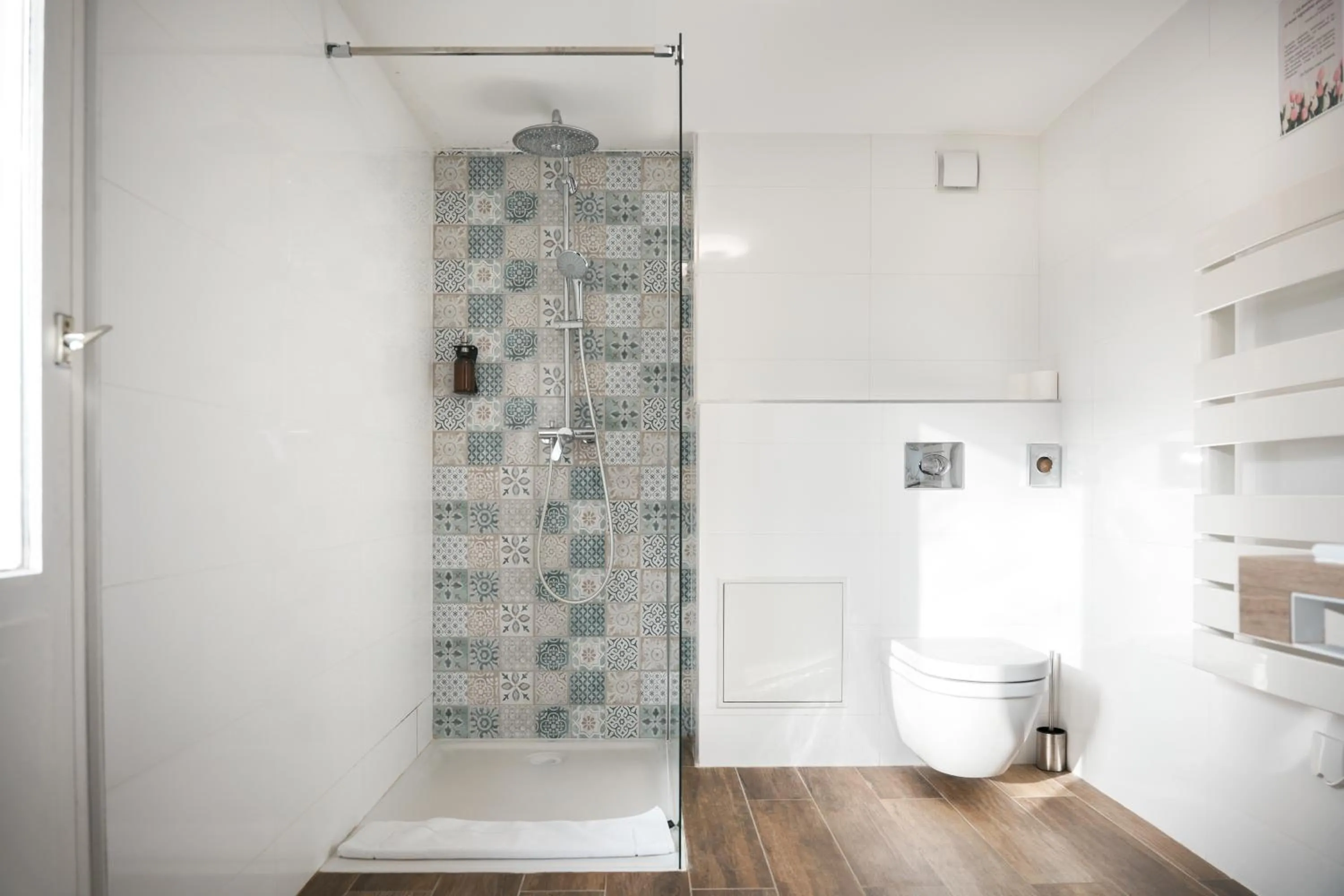 Bathroom in Brit Hotel Confort Orly Morangis