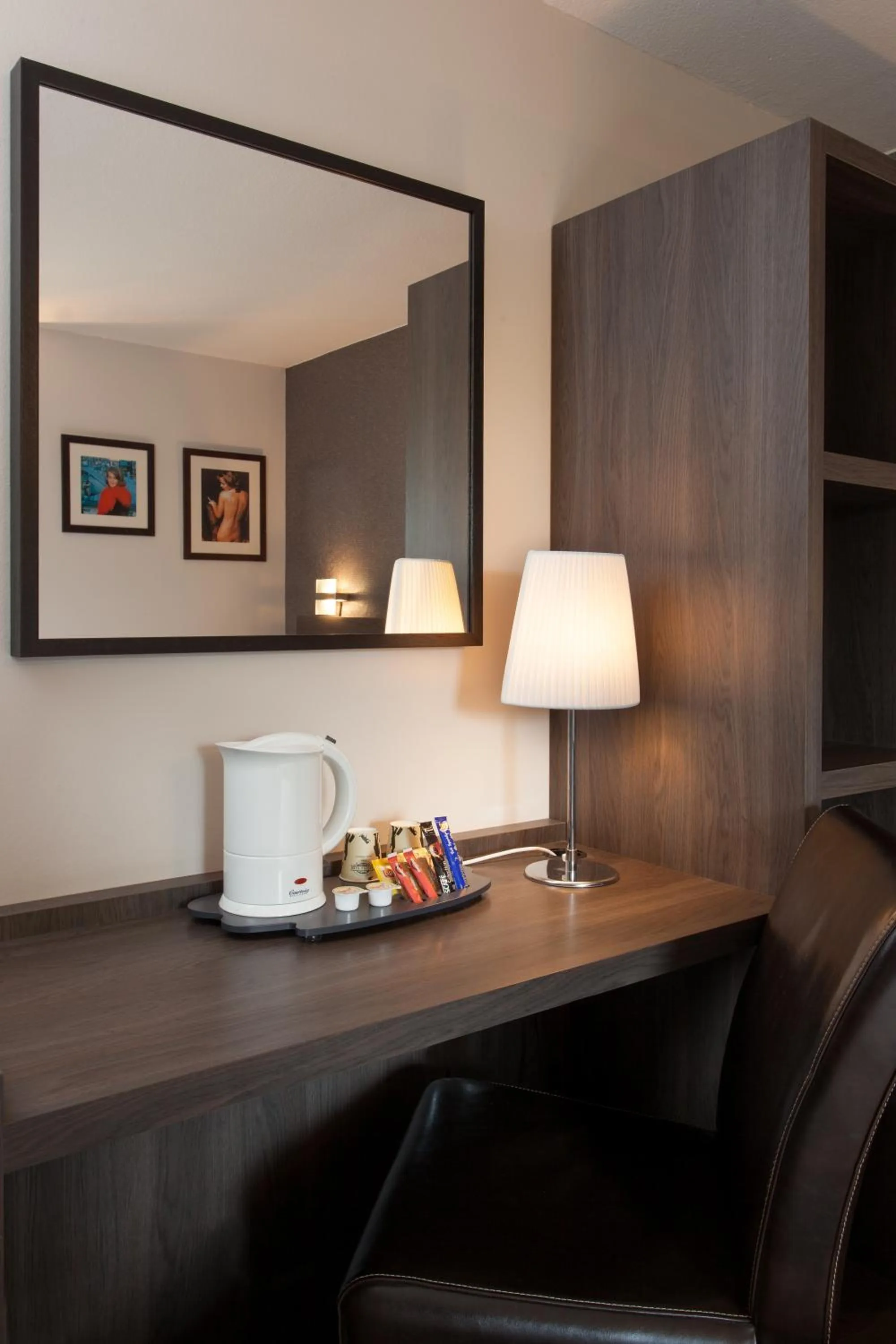 Coffee/tea facilities in Hotel Acadie Orly Morangis