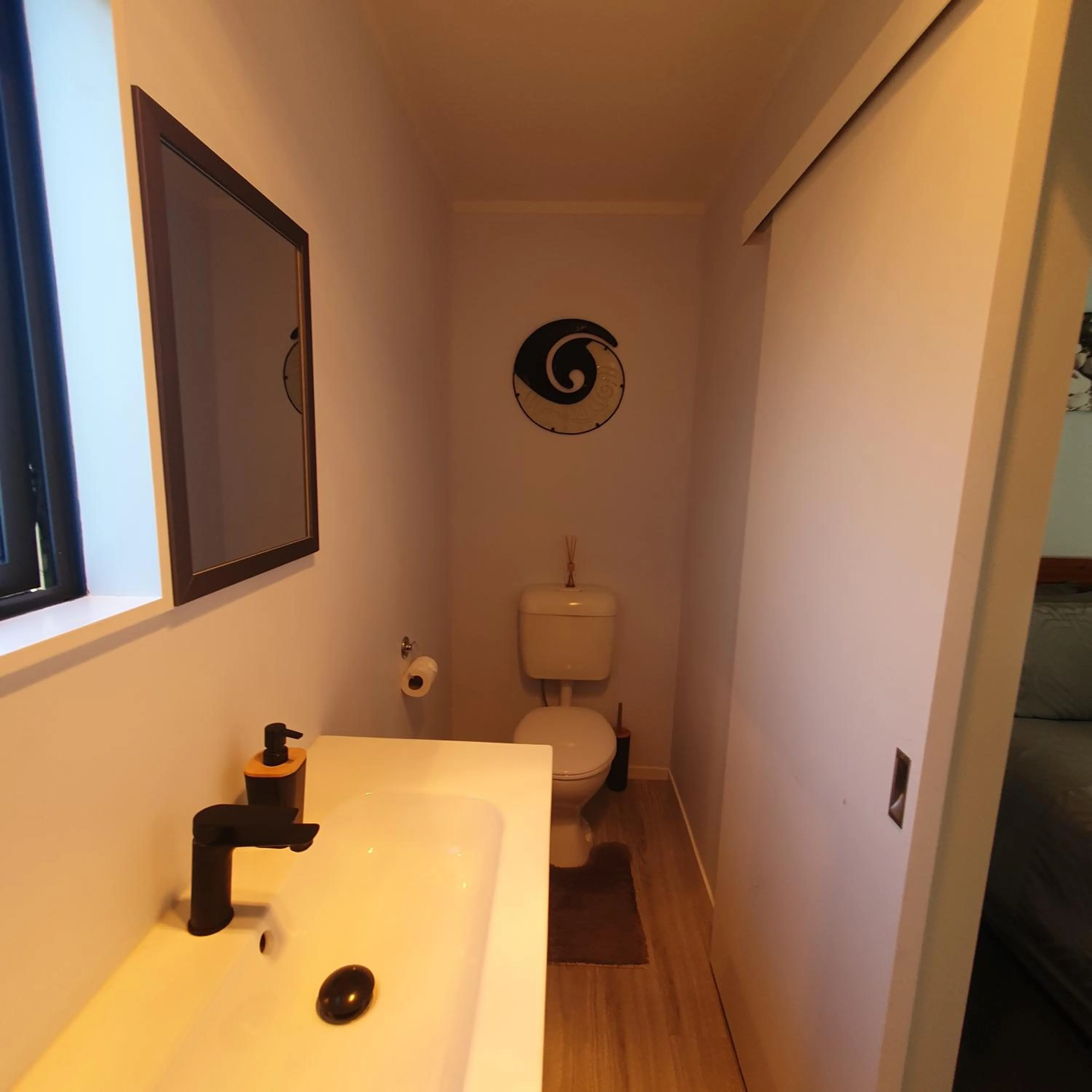 Toilet in Moe Marie Sleep Peacefully