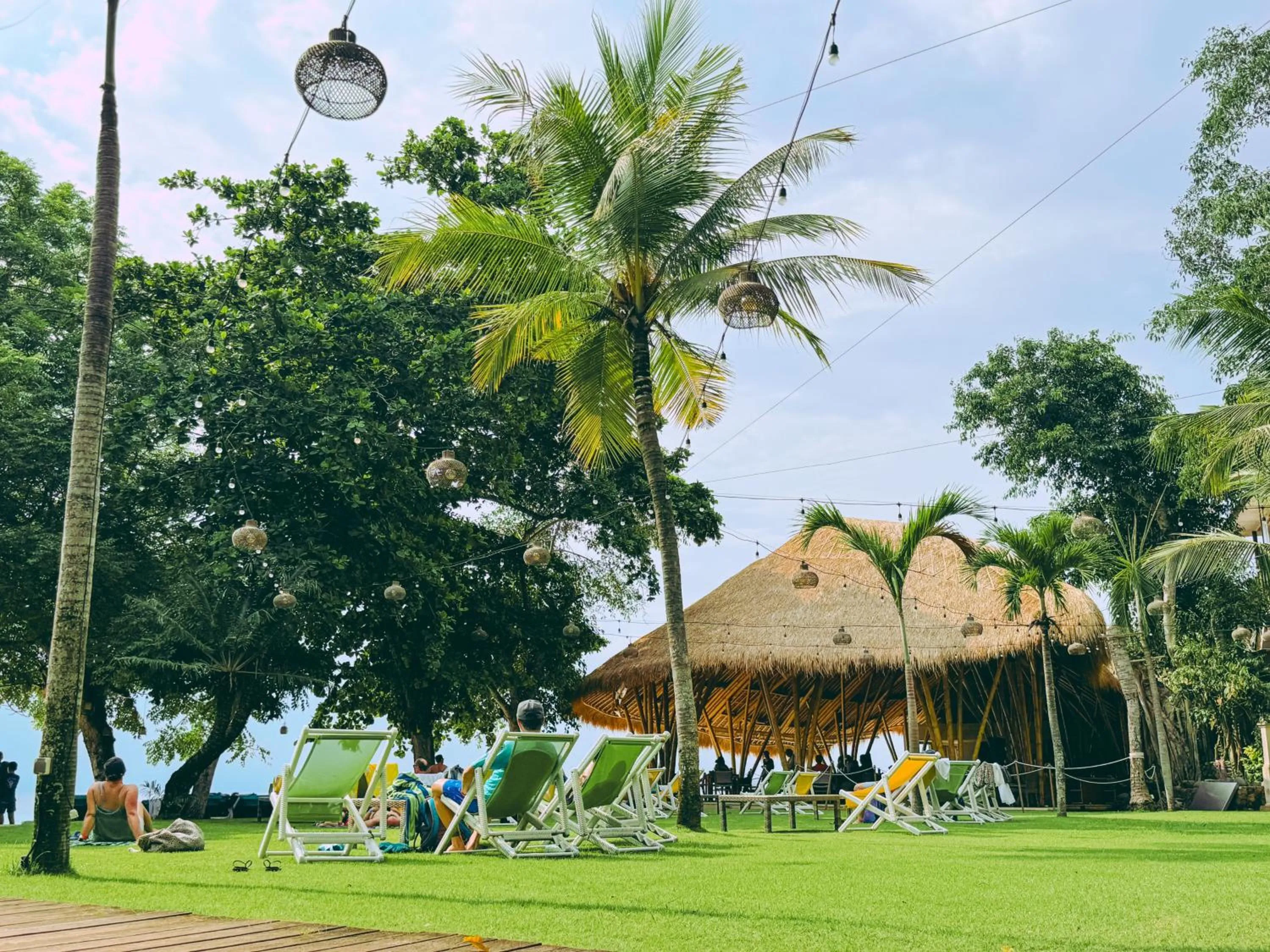 Garden in Hai Tide Beach Resort