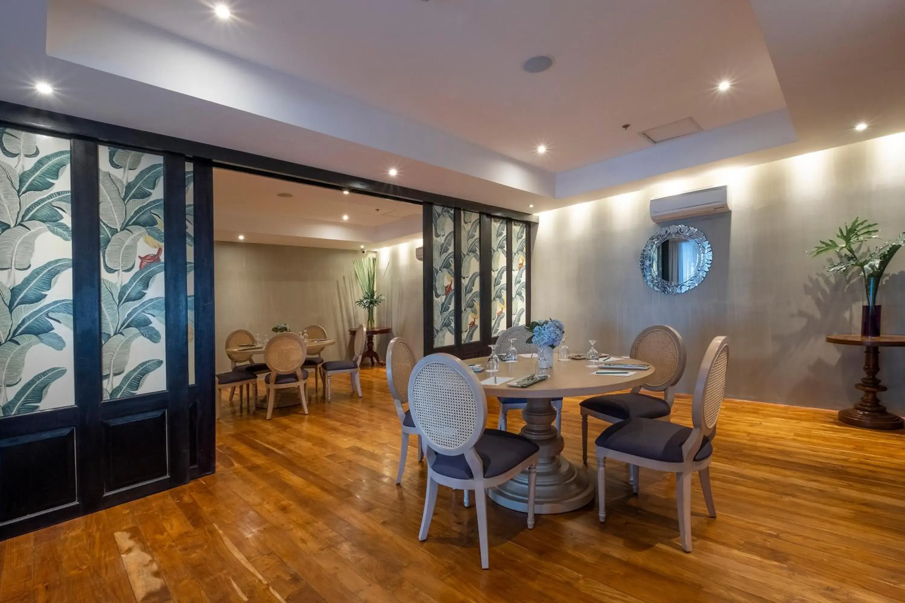 Restaurant/places to eat in Maayo Hotel Restaurant/places to eat in Maayo Hotel