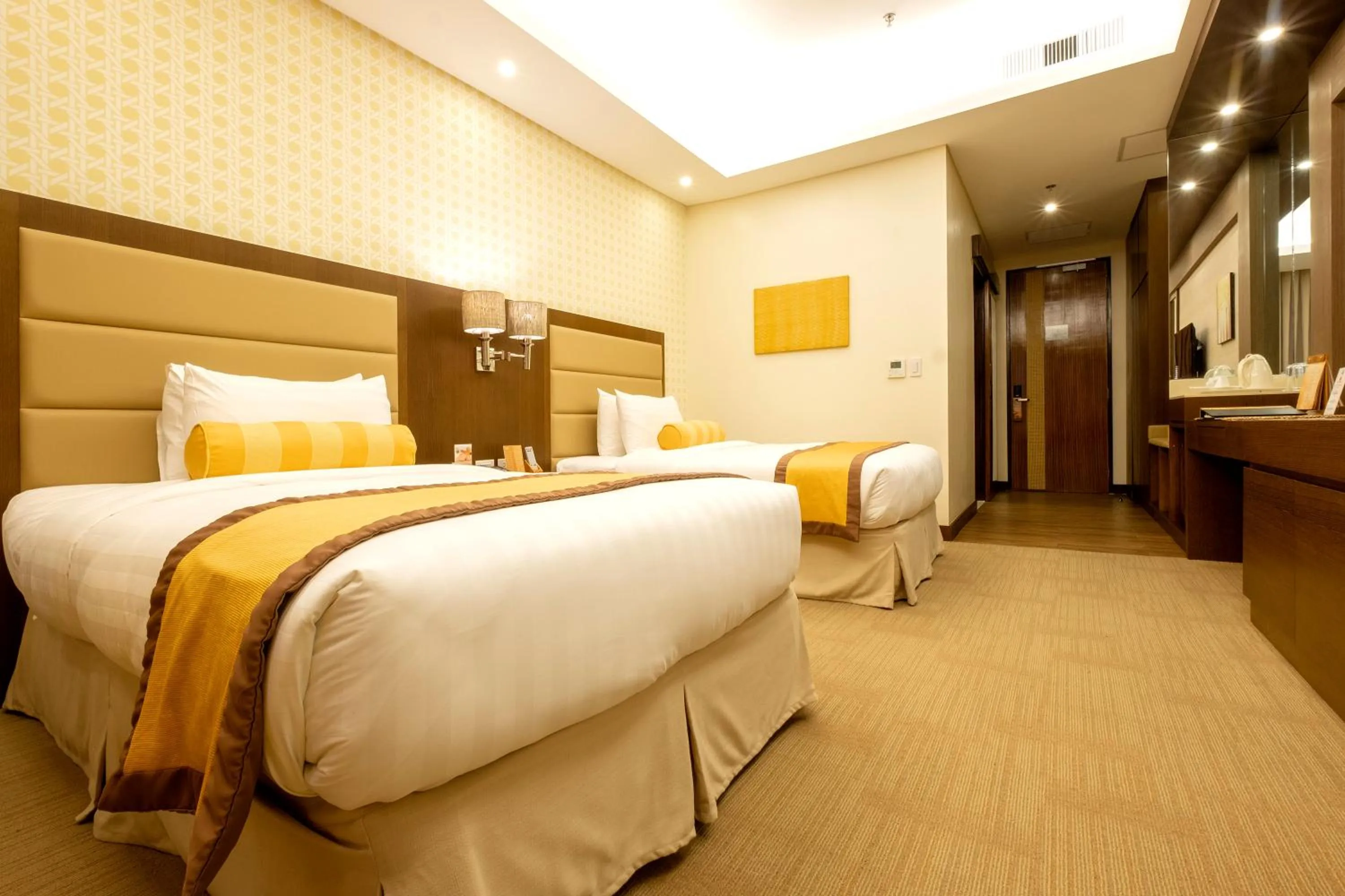 Bedroom, Bed in Maayo Hotel