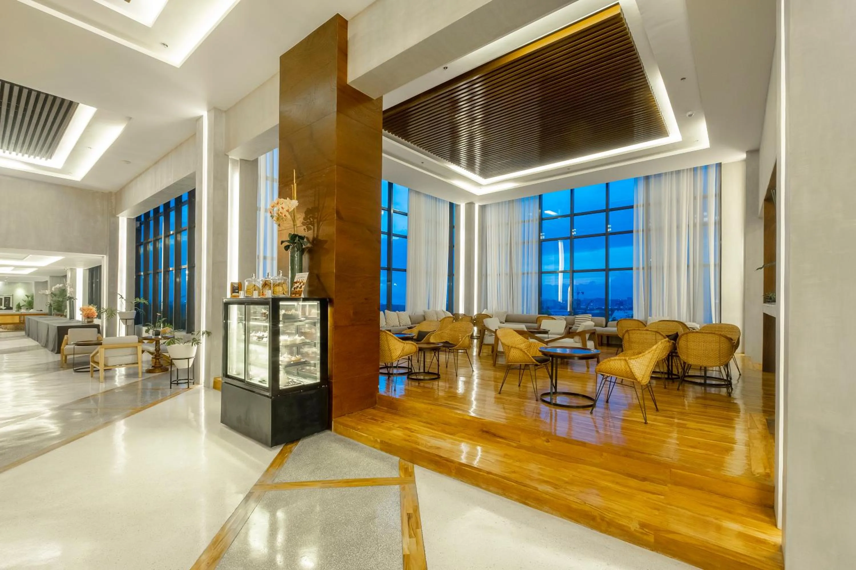 Restaurant/places to eat in Maayo Hotel