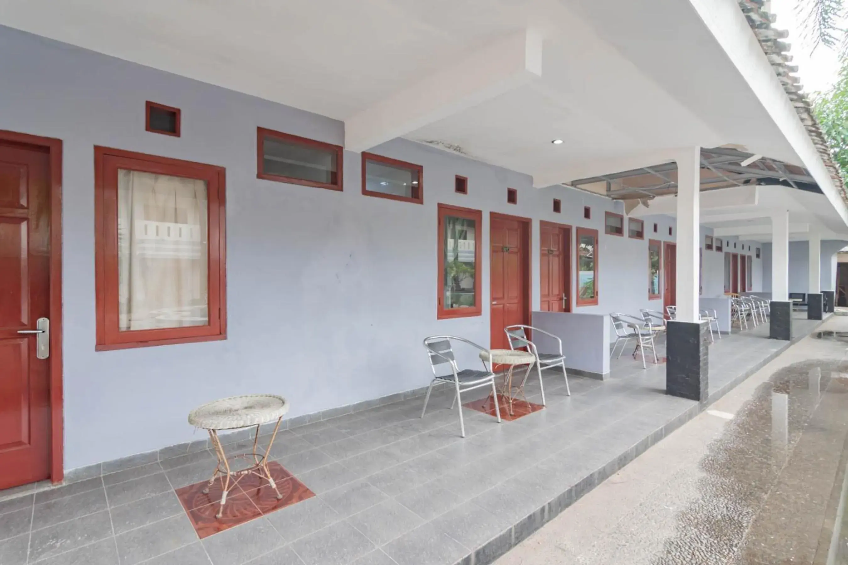 Property building in RedDoorz Plus At Hotel Sofia Pangandaran Property building in RedDoorz Plus At Hotel Sofia Pangandaran