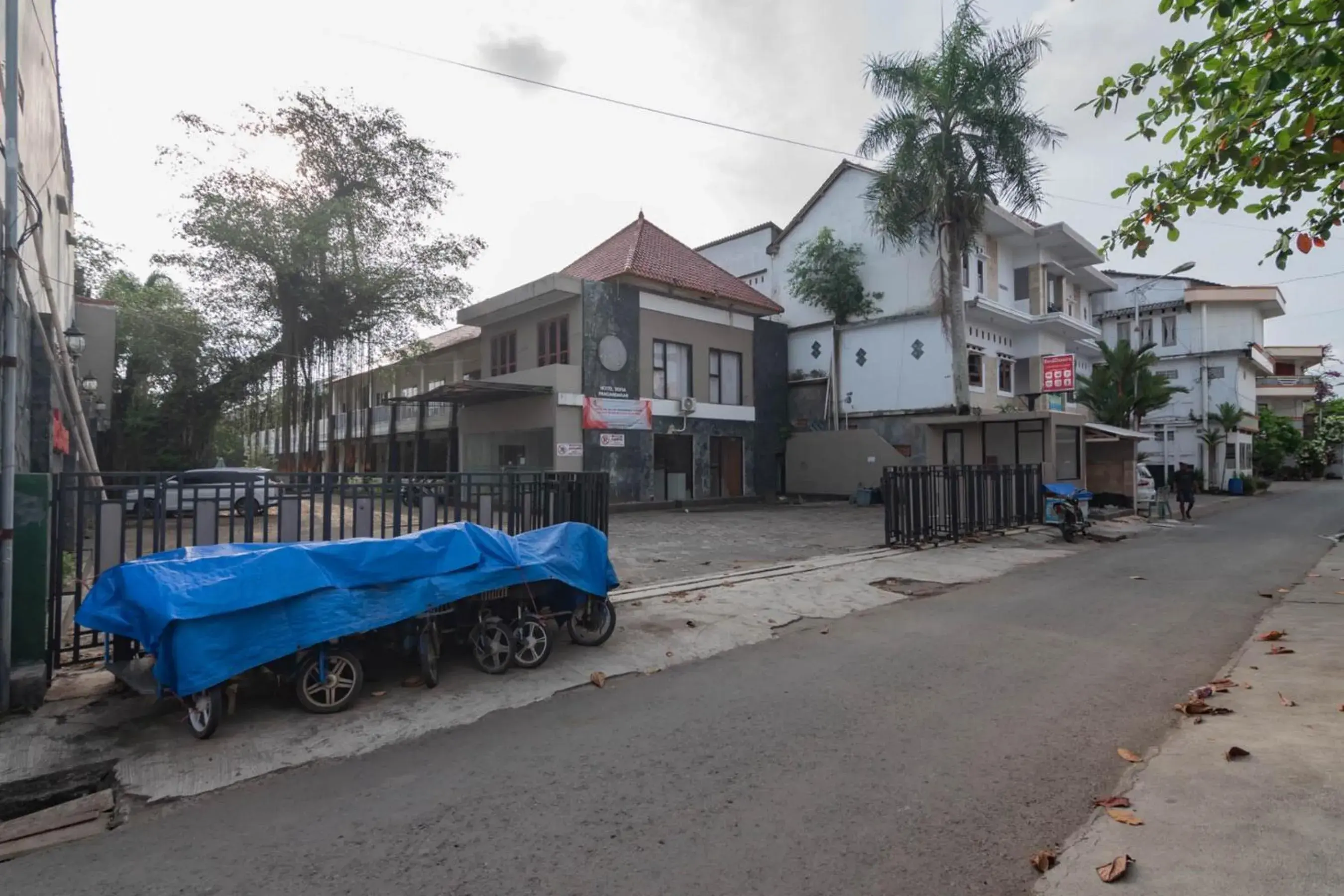 Property building in RedDoorz Plus At Hotel Sofia Pangandaran Property building in RedDoorz Plus At Hotel Sofia Pangandaran