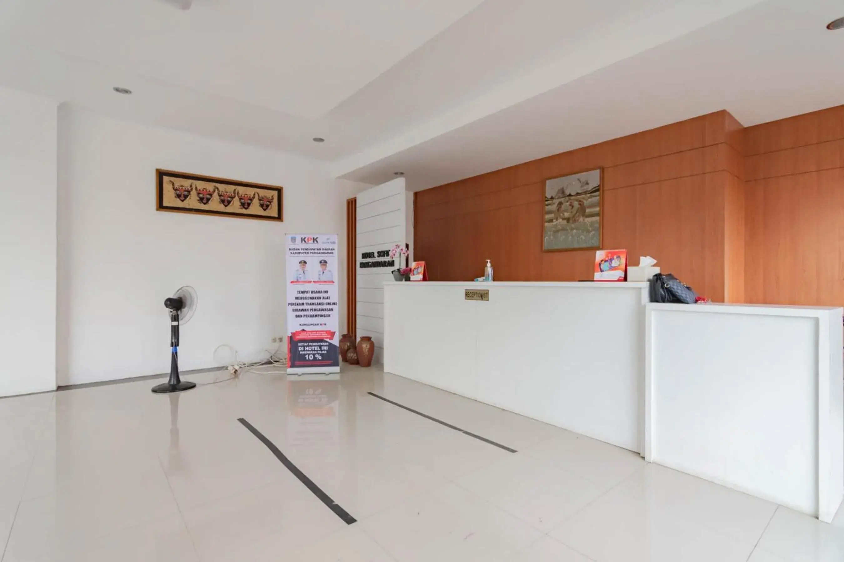 Lobby or reception in RedDoorz Plus At Hotel Sofia Pangandaran Lobby or reception in RedDoorz Plus At Hotel Sofia Pangandaran