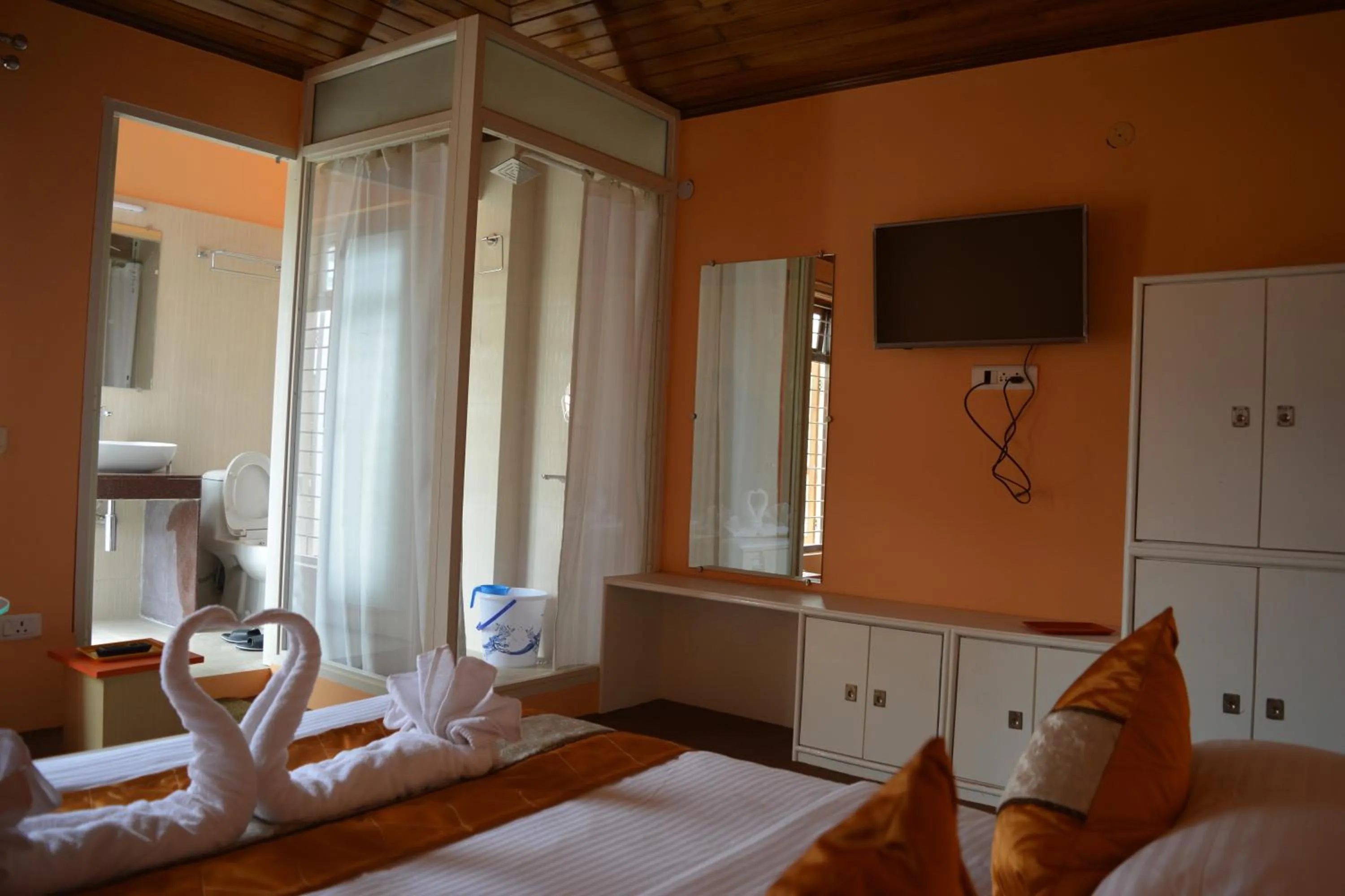 Bathroom, Bed in Kashyap Kunj