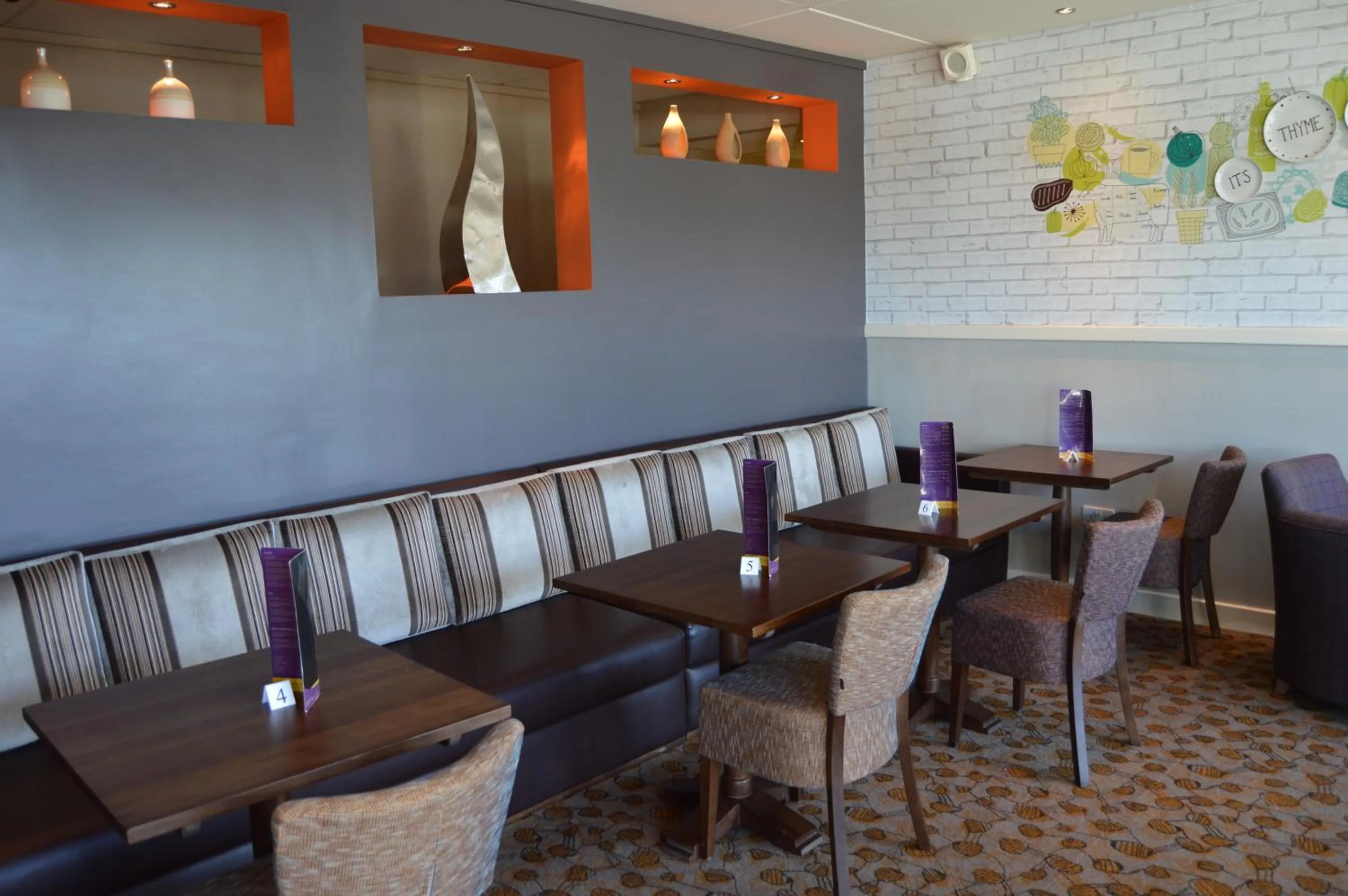 Restaurant/places to eat in Premier Inn Dublin Airport