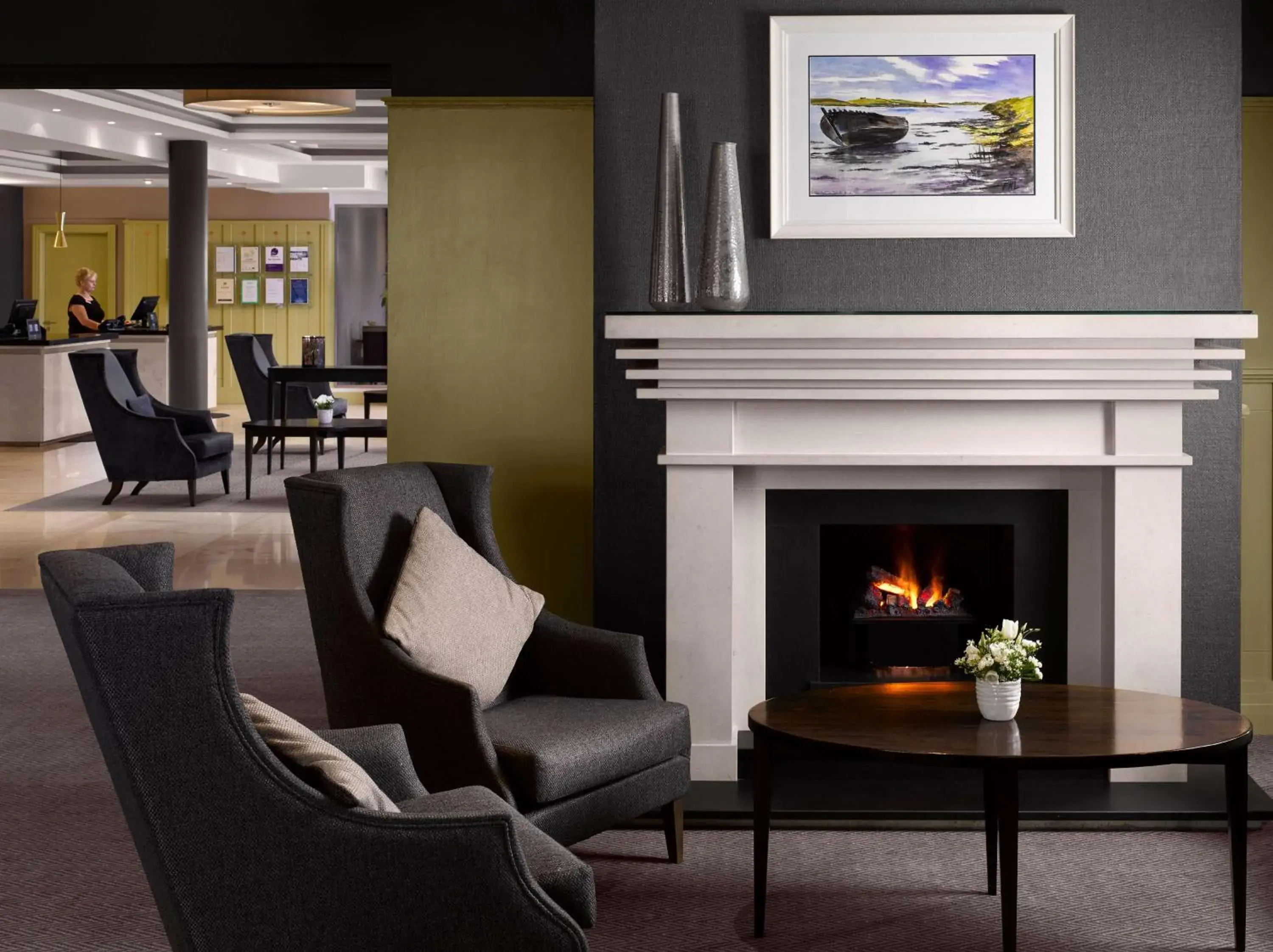 Lounge or bar in Radisson BLU Hotel & Spa, Sligo Lounge or bar in Radisson BLU Hotel & Spa, Sligo