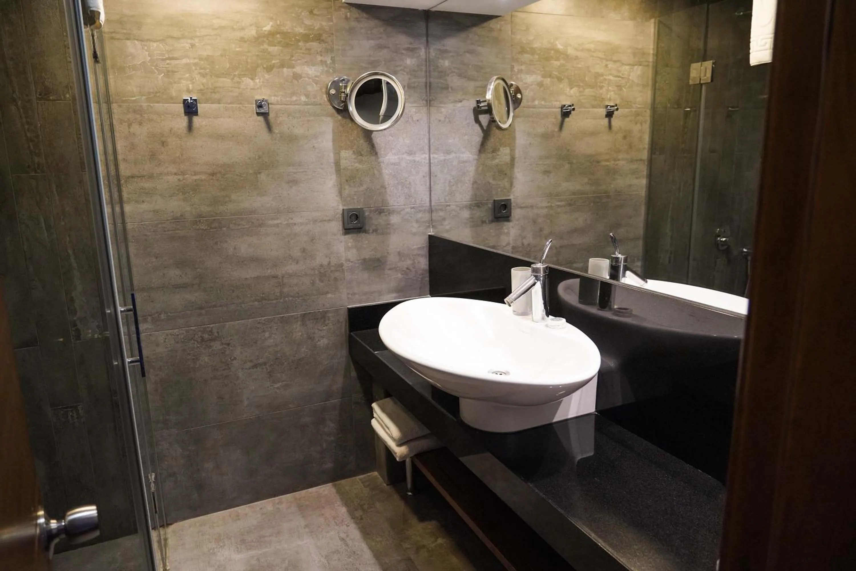 Shower in Taxim Suites Residences Istanbul