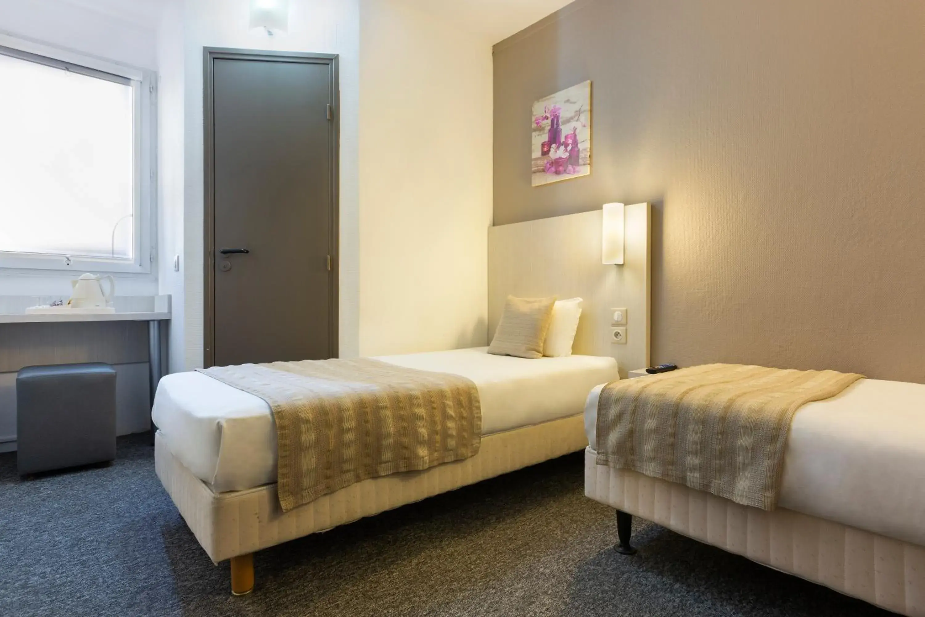 Property building, Bed in Comfort Hotel Orléans Olivet Property building, Bed in Comfort Hotel Orléans Olivet