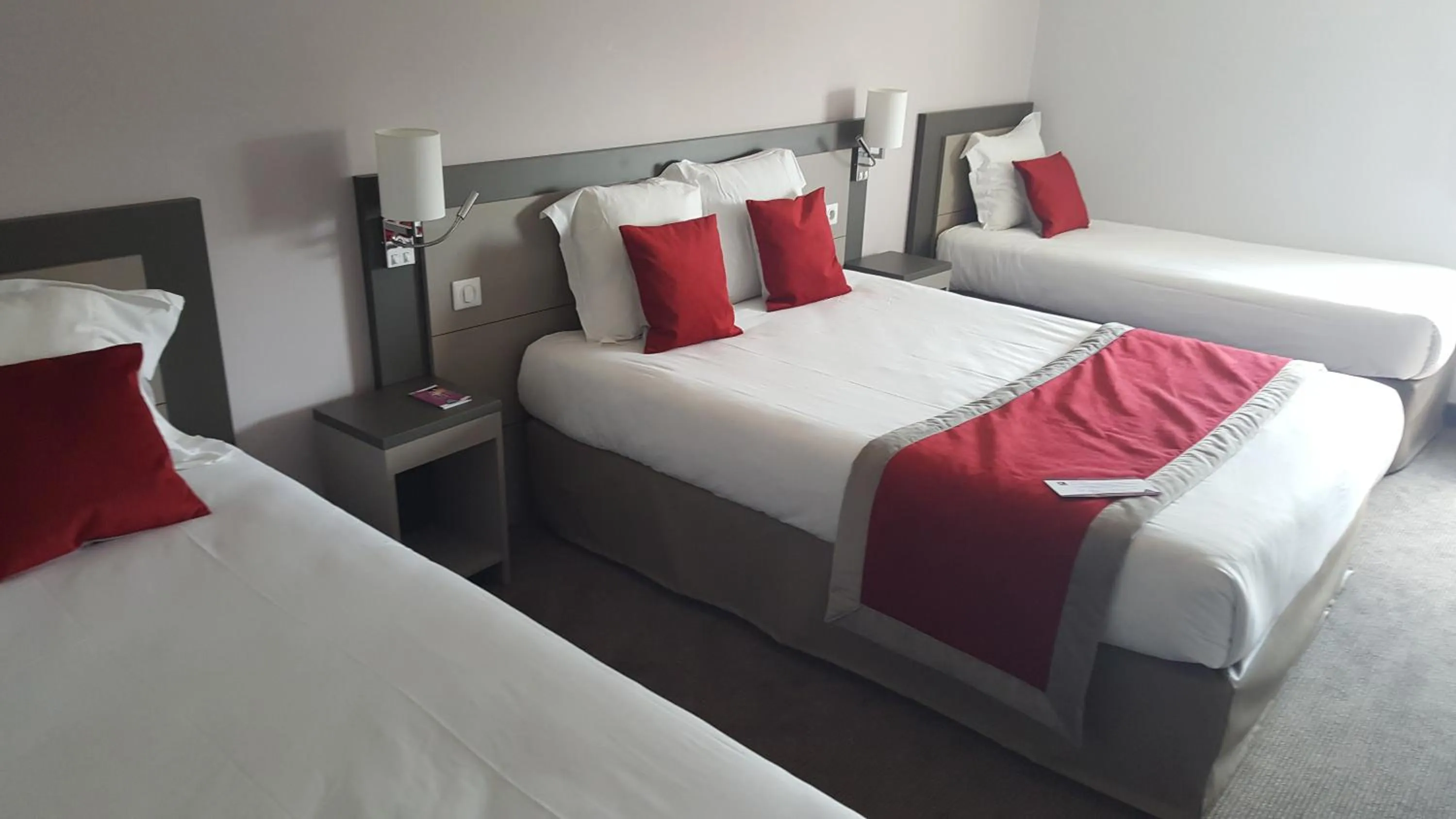 Bed in Hôtel AKENA Aéroport Charles de Gaulle - Saint Witz