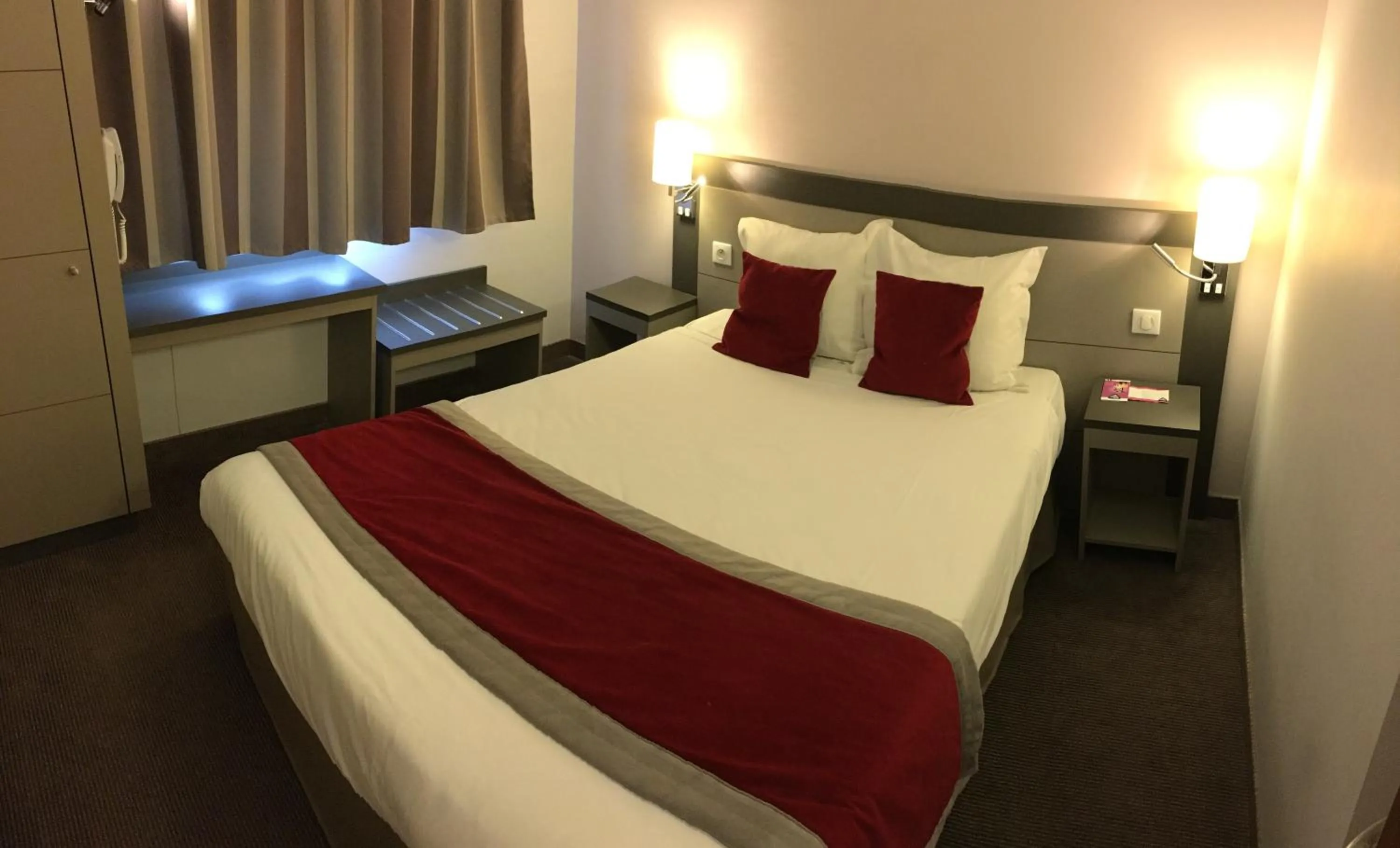 Bed in Hôtel AKENA Aéroport Charles de Gaulle - Saint Witz