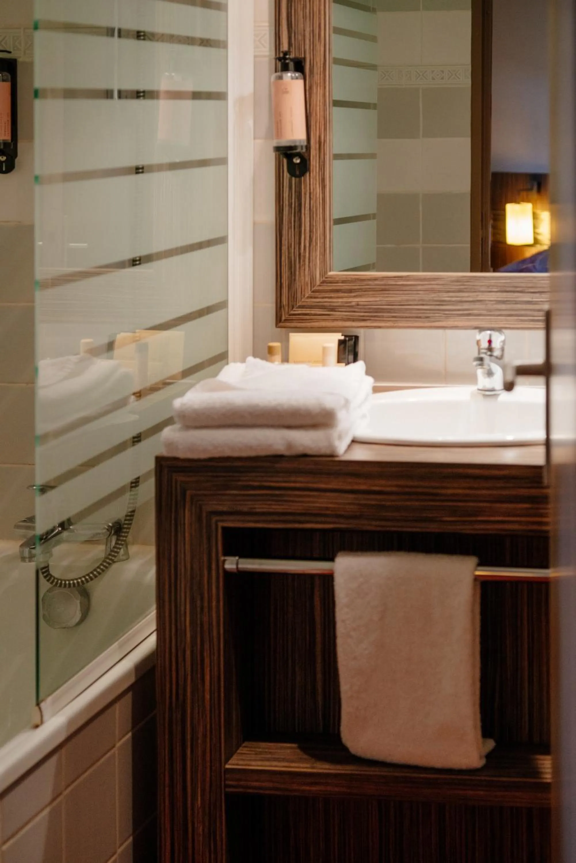 Bathroom in Hôtel & Résidence Octel