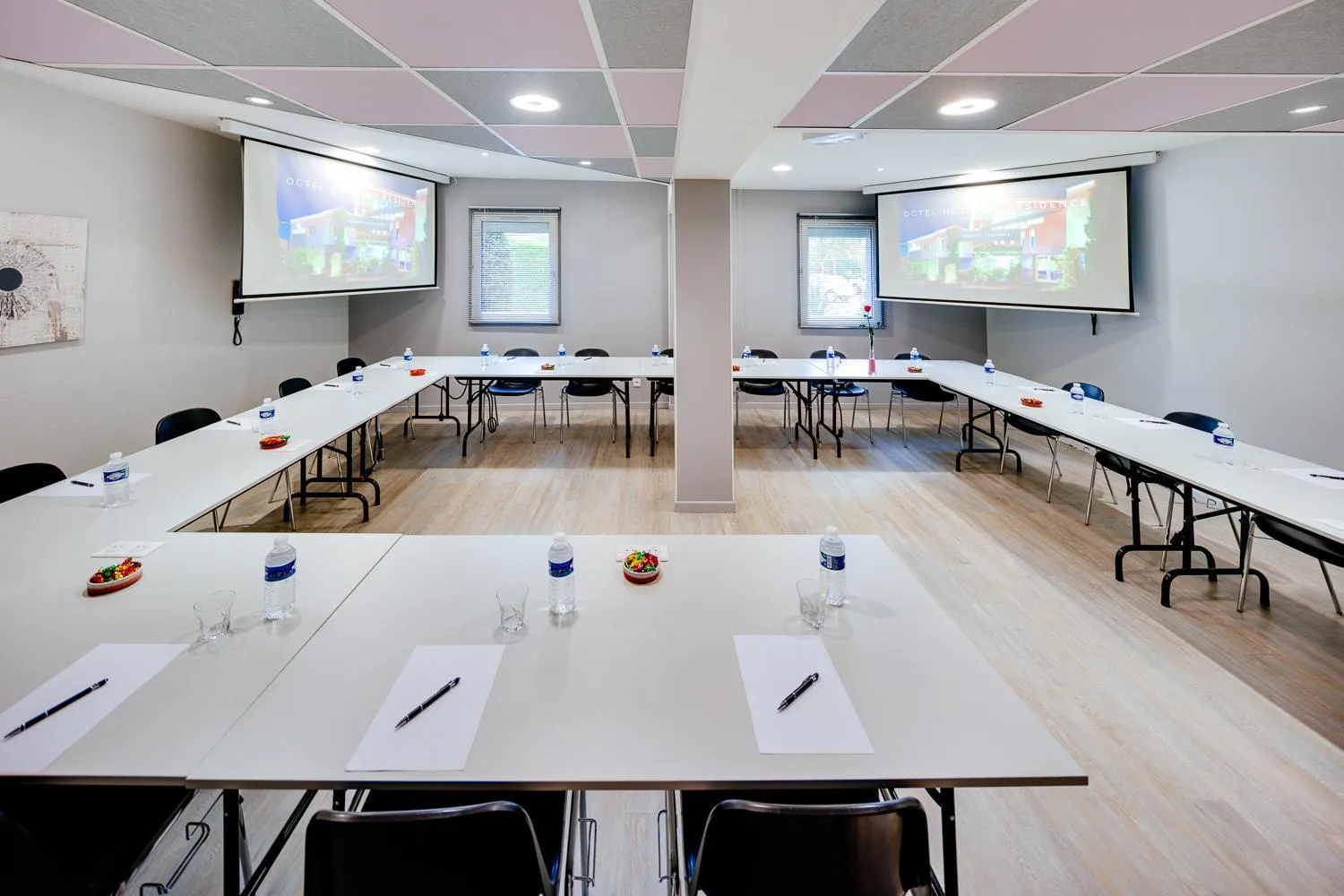 Meeting/conference room in Hôtel & Résidence Octel