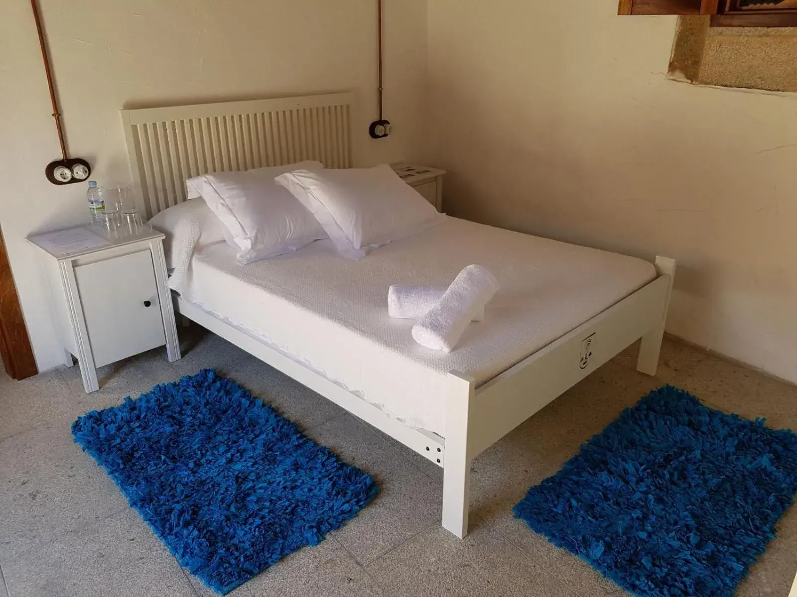 Photo of the whole room, Bed in Monasterio de Moraime Photo of the whole room, Bed in Monasterio de Moraime