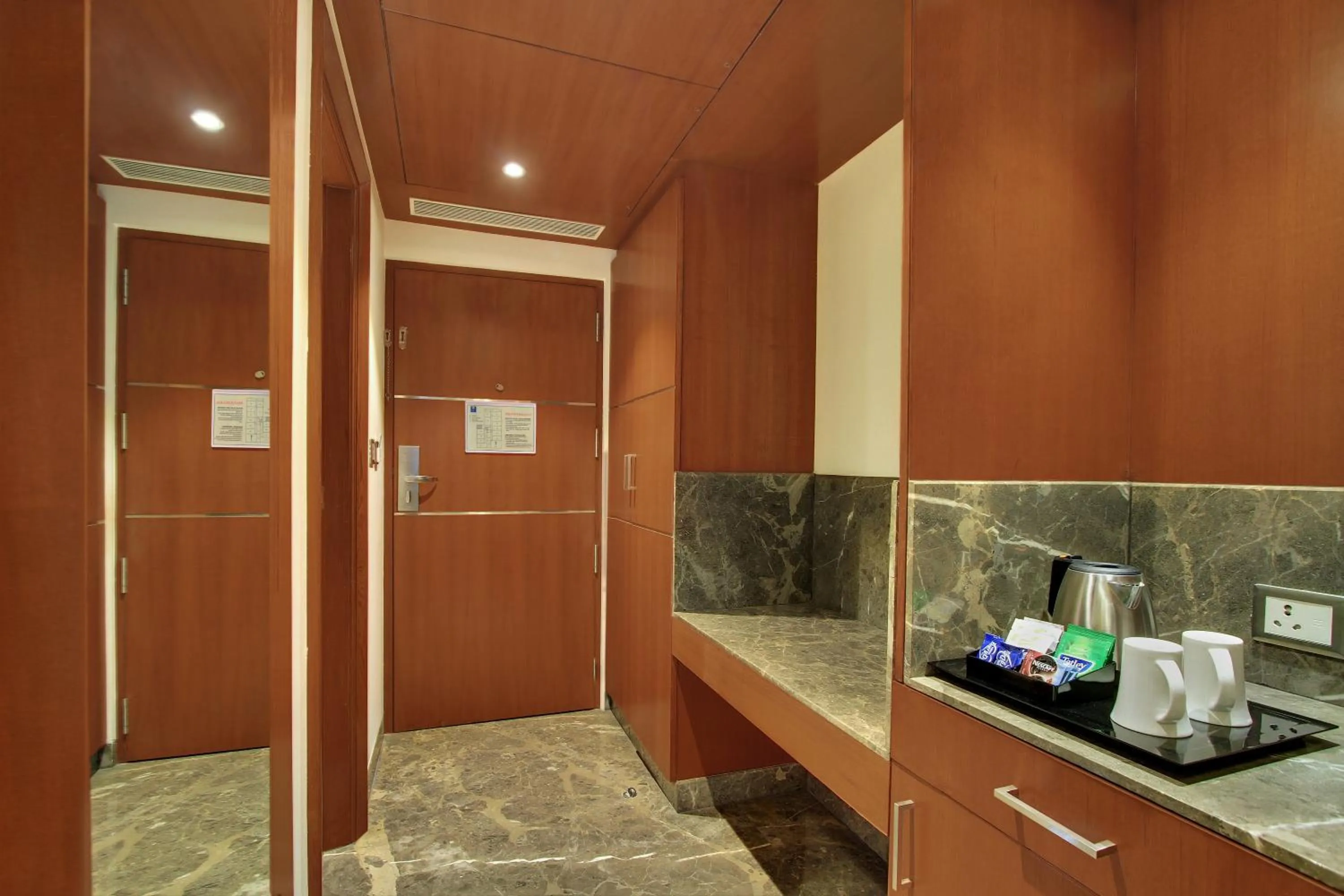 Coffee/tea facilities in Comfort Inn Insys