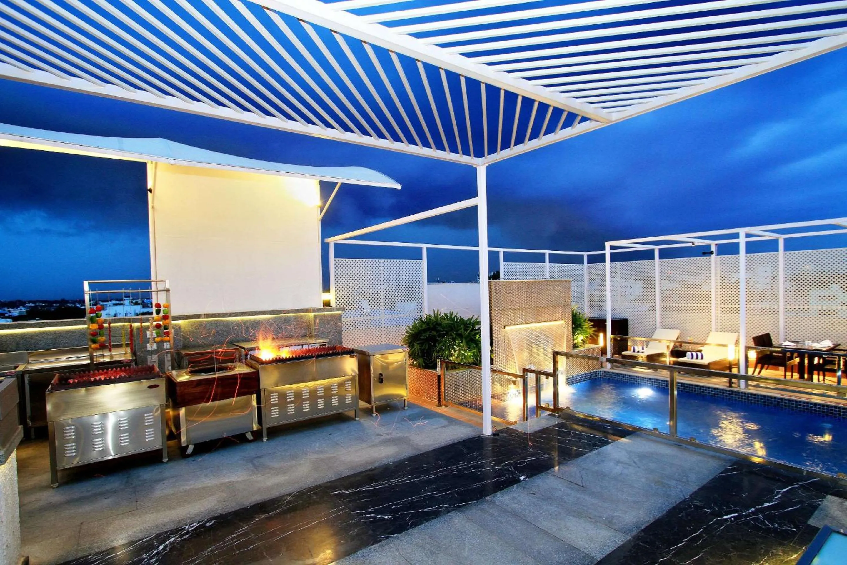 Restaurant/places to eat in Comfort Inn Insys