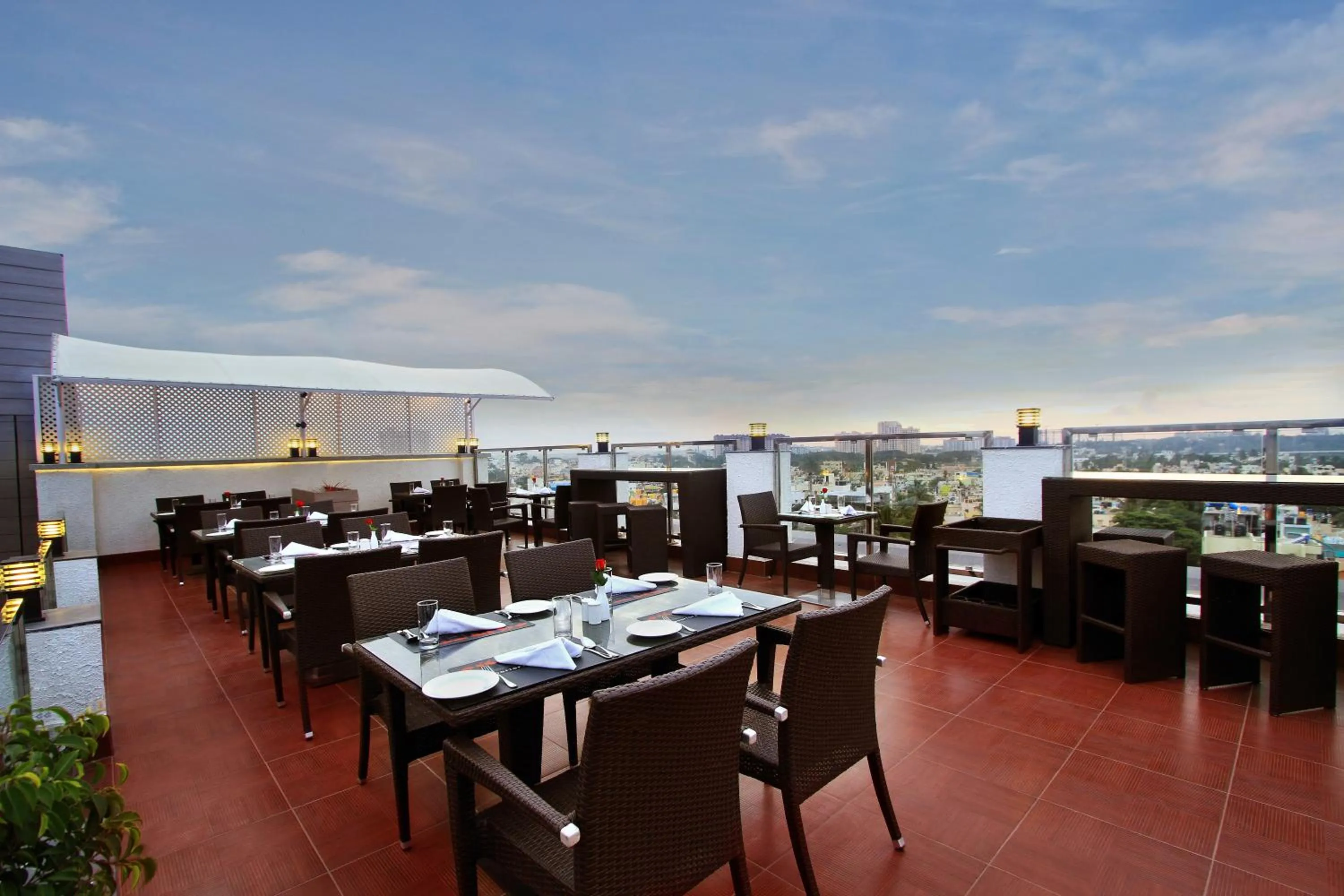 Restaurant/places to eat in Comfort Inn Insys