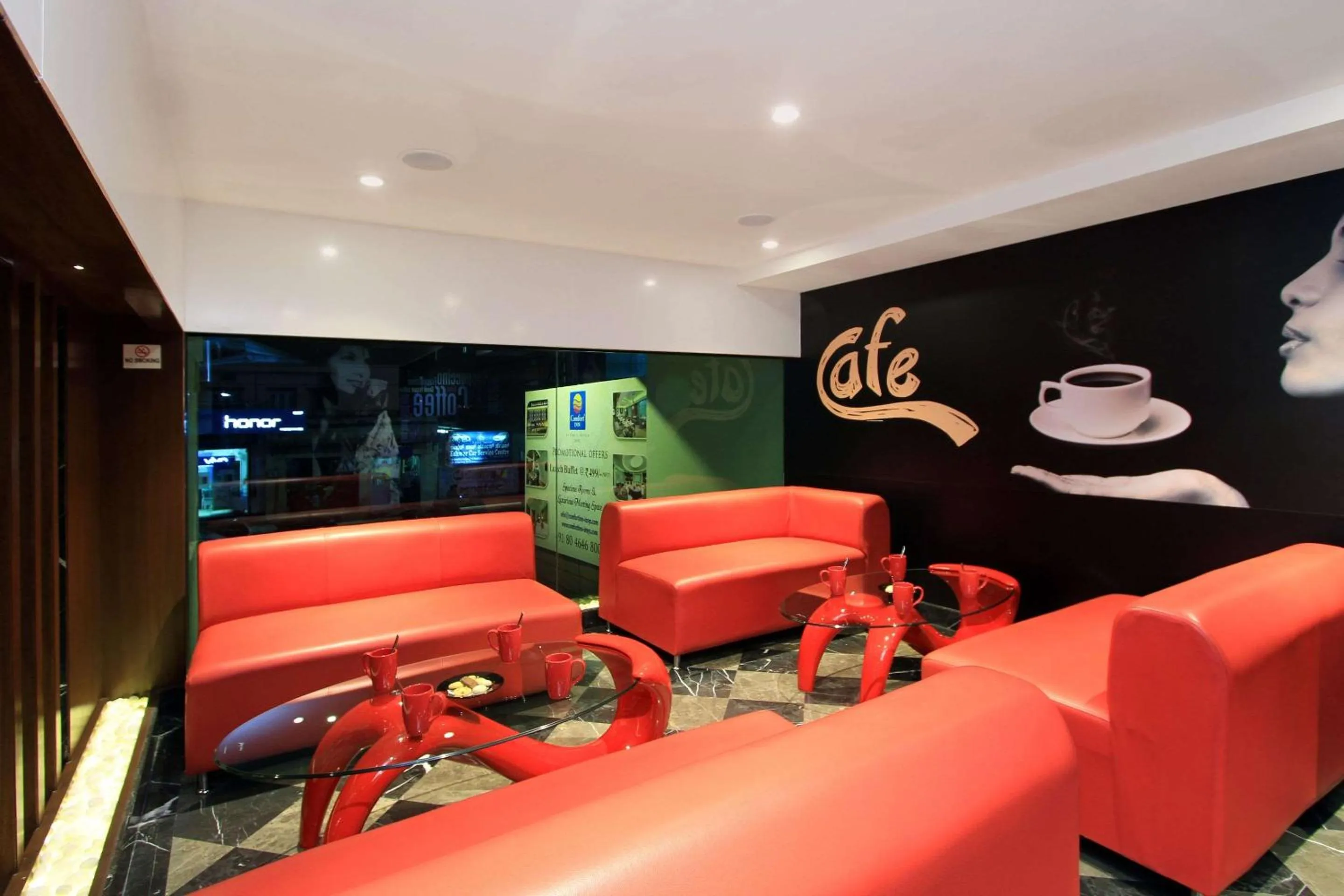 Restaurant/places to eat in Comfort Inn Insys