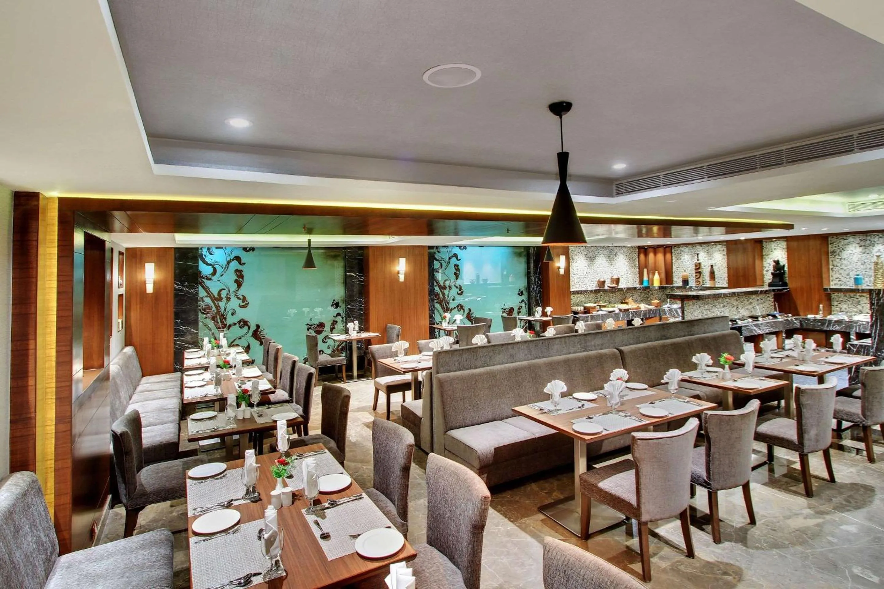 Restaurant/places to eat in Comfort Inn Insys