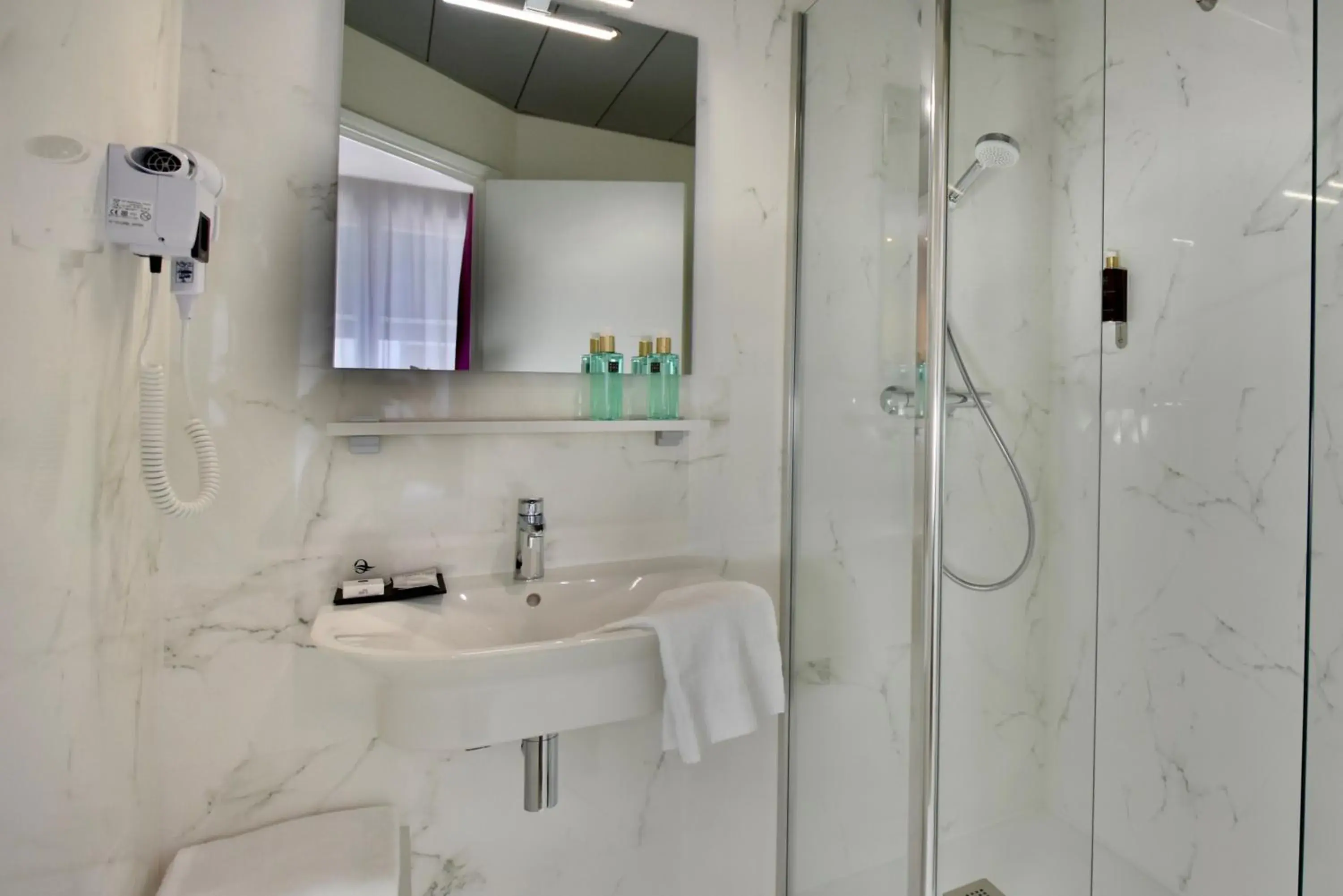 Comfort Double Room in Hôtel Escale Oceania Lorient Comfort Double Room in Hôtel Escale Oceania Lorient