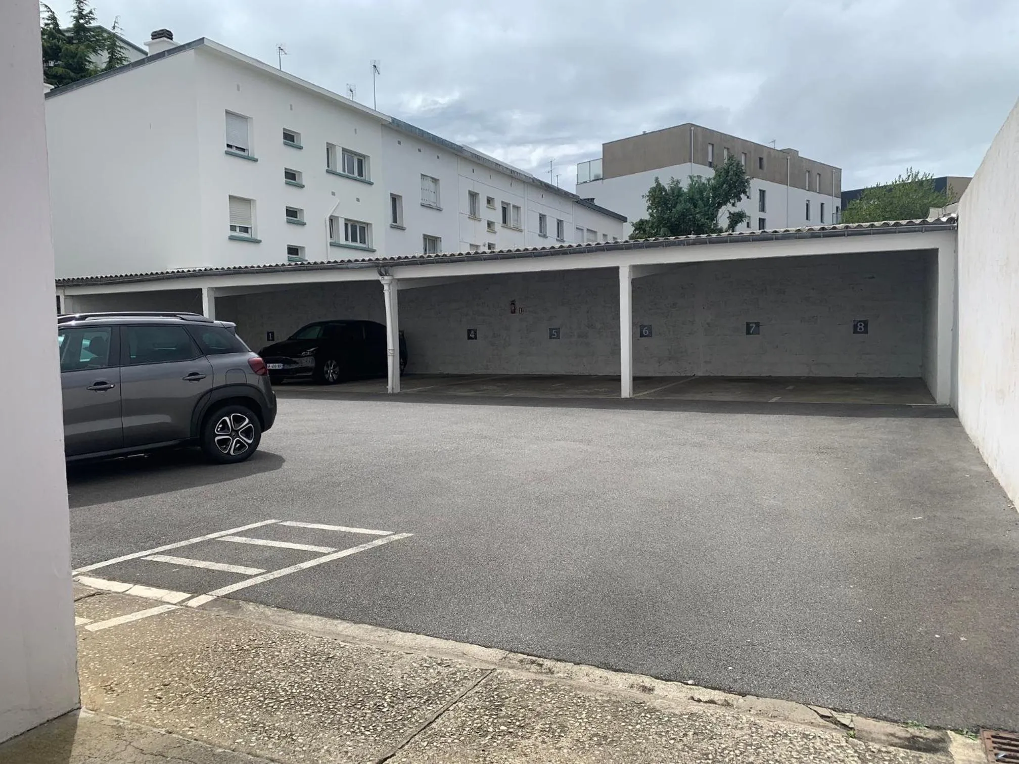 Parking in Hôtel Escale Oceania Lorient