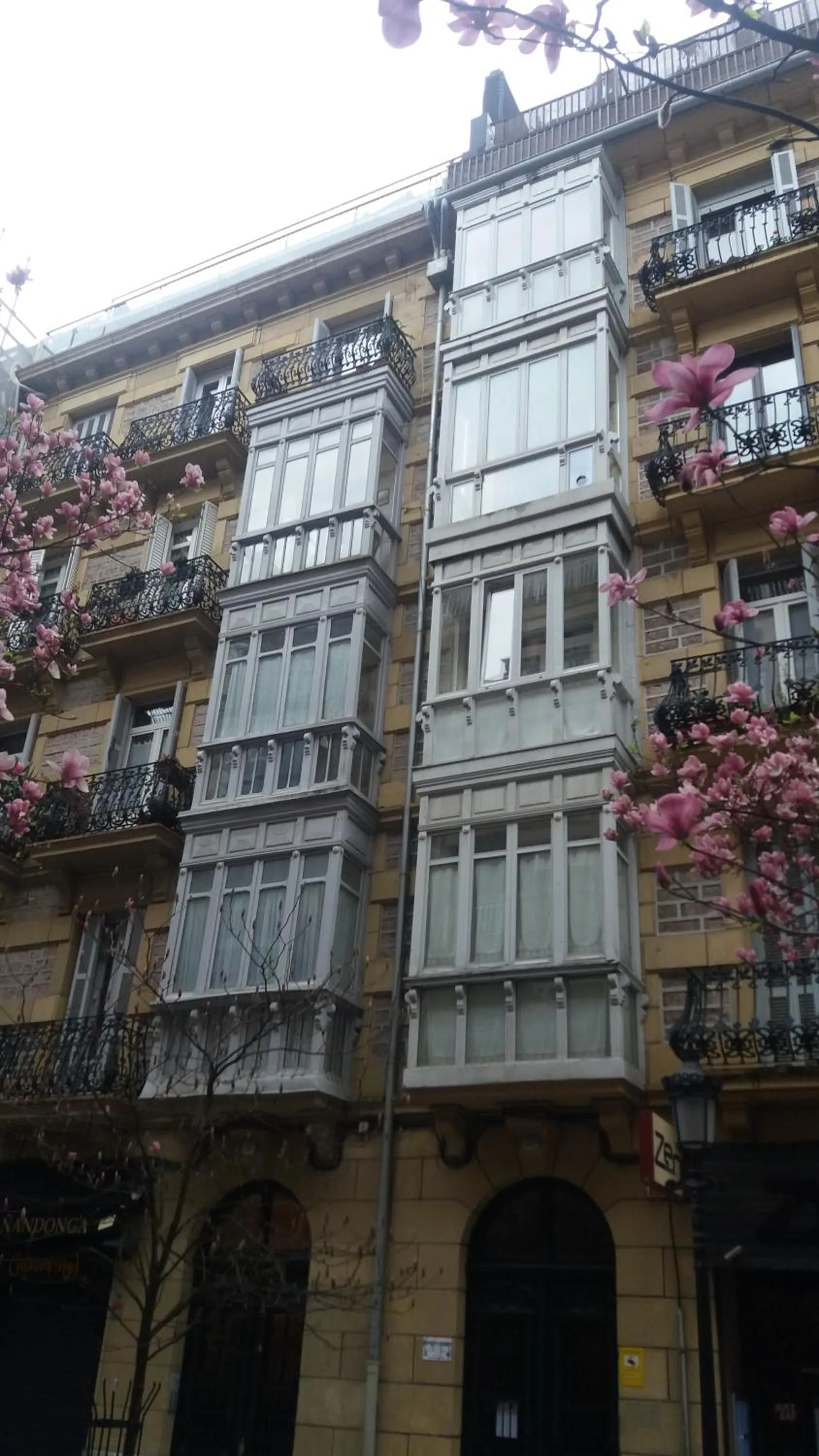 Facade/entrance in Larramendi Terrace Apartment