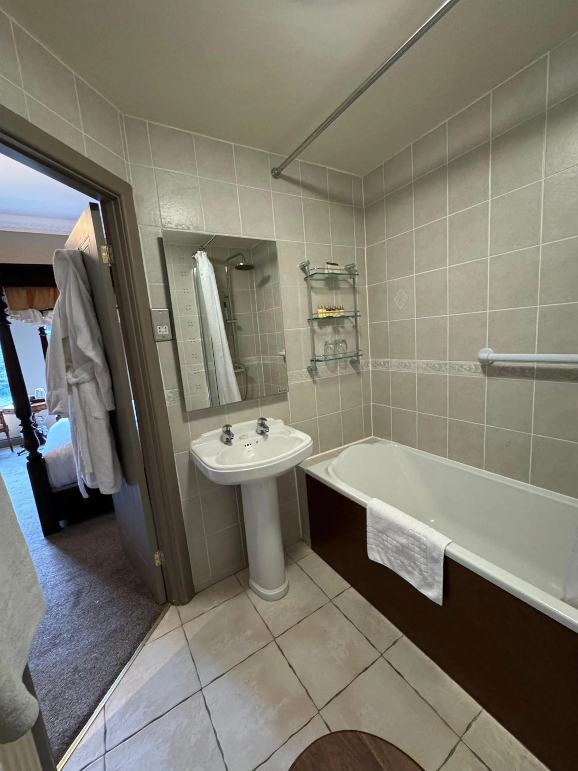 Bathroom in Tre-Ysgawen Hall & Spa